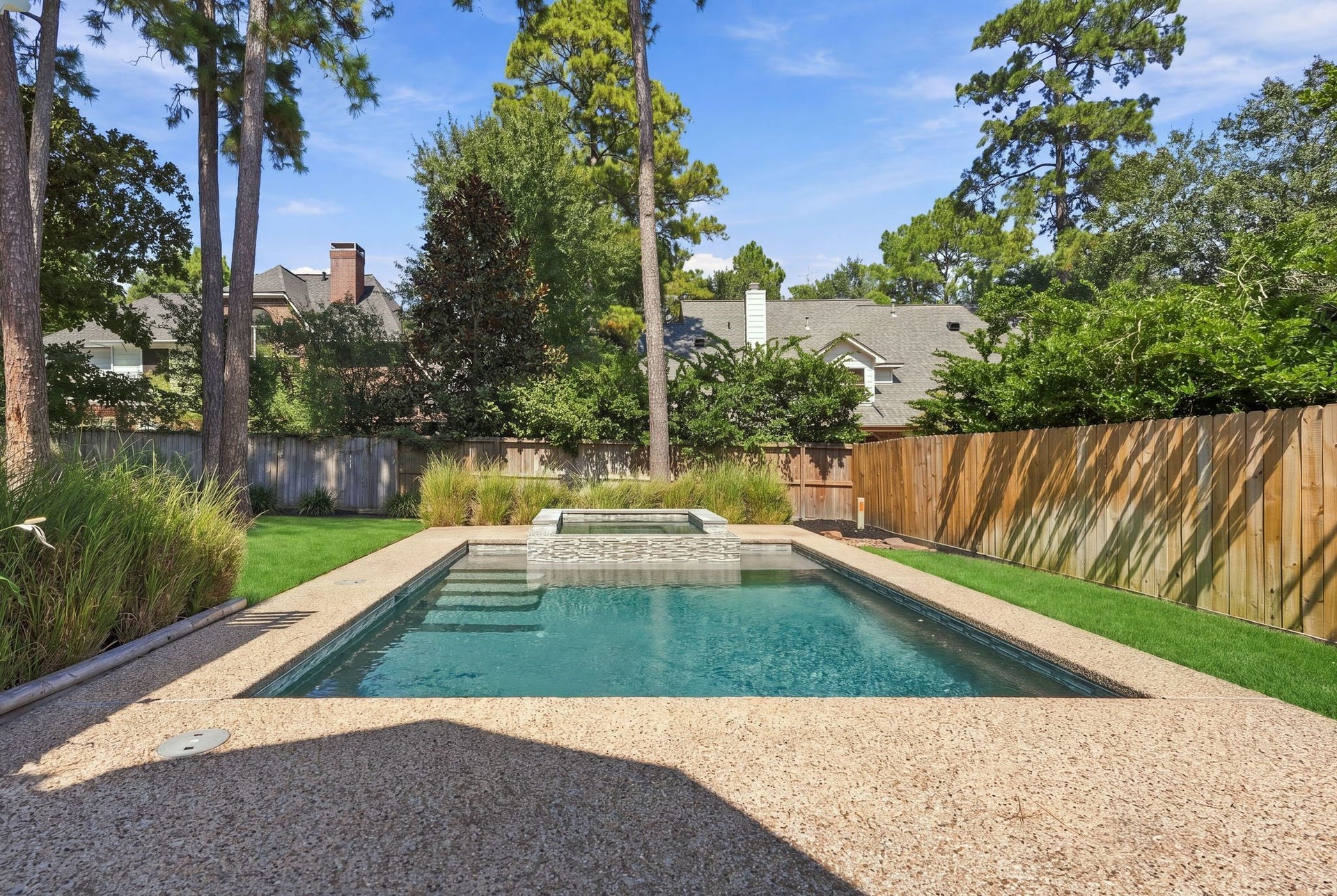 22 Hillside View Place, The Woodlands, TX 77381 22 Hillside View Place, The Woodlands, TX 77381