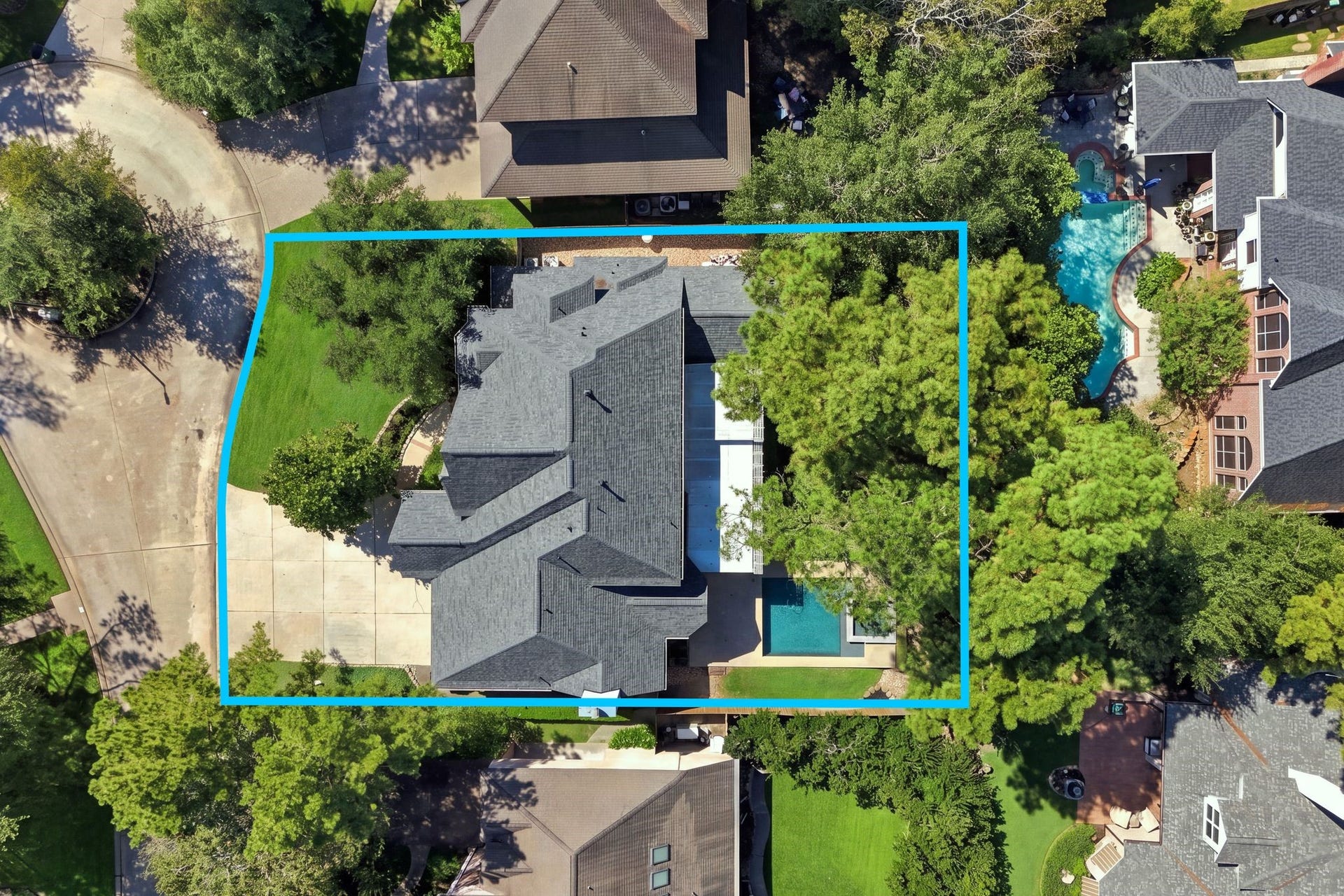 22 Hillside View Place, The Woodlands, TX 77381 22 Hillside View Place, The Woodlands, TX 77381