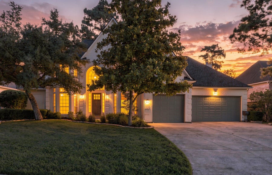 Property photo for 22 Hillside View Place, The Woodlands, TX