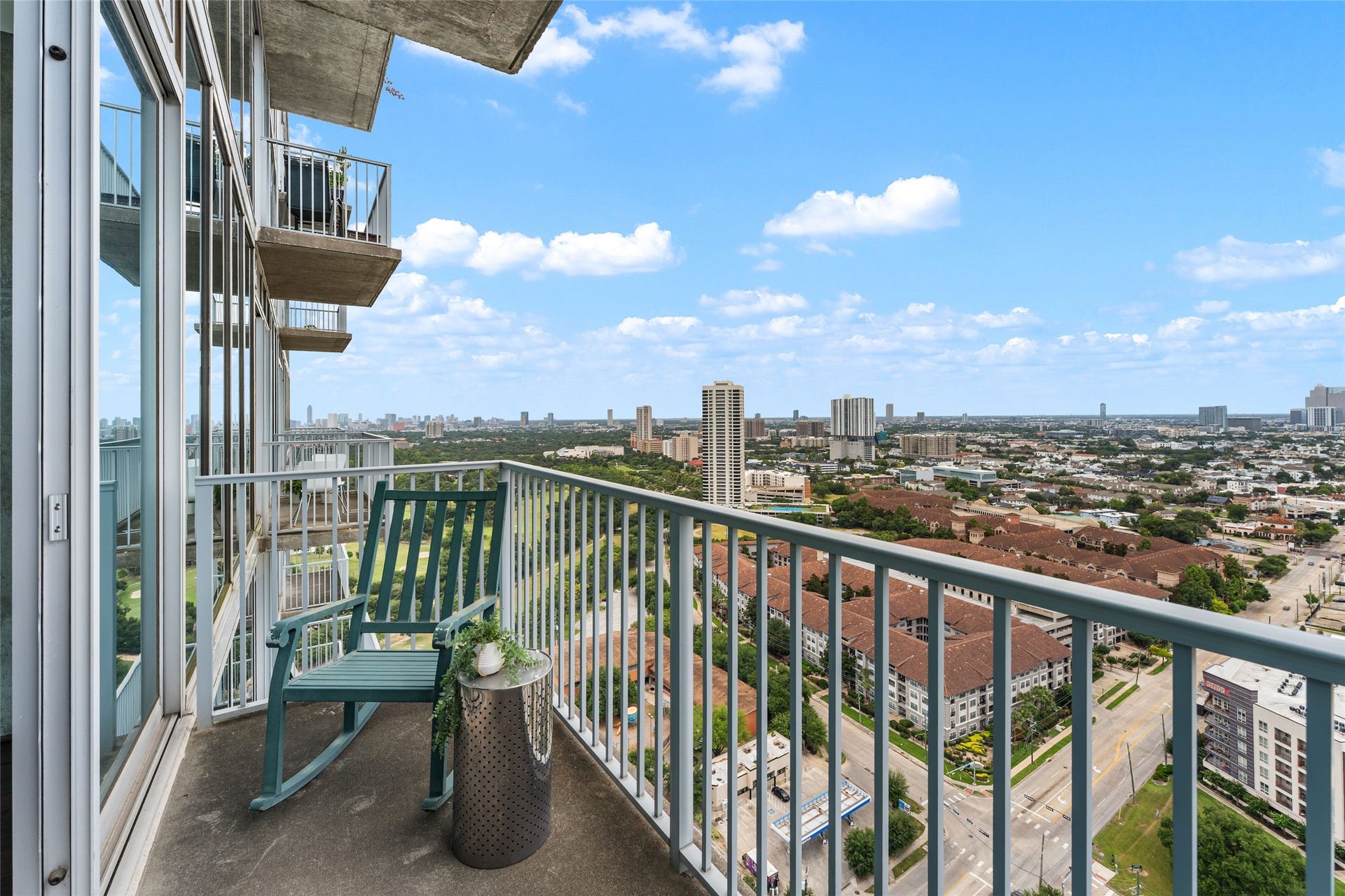 5925 Almeda Road, #12711, Houston, TX 77004 Hermann Park on one side, downtown straight ahead, and overall amazing unbeatable 27th floor views of Houston.