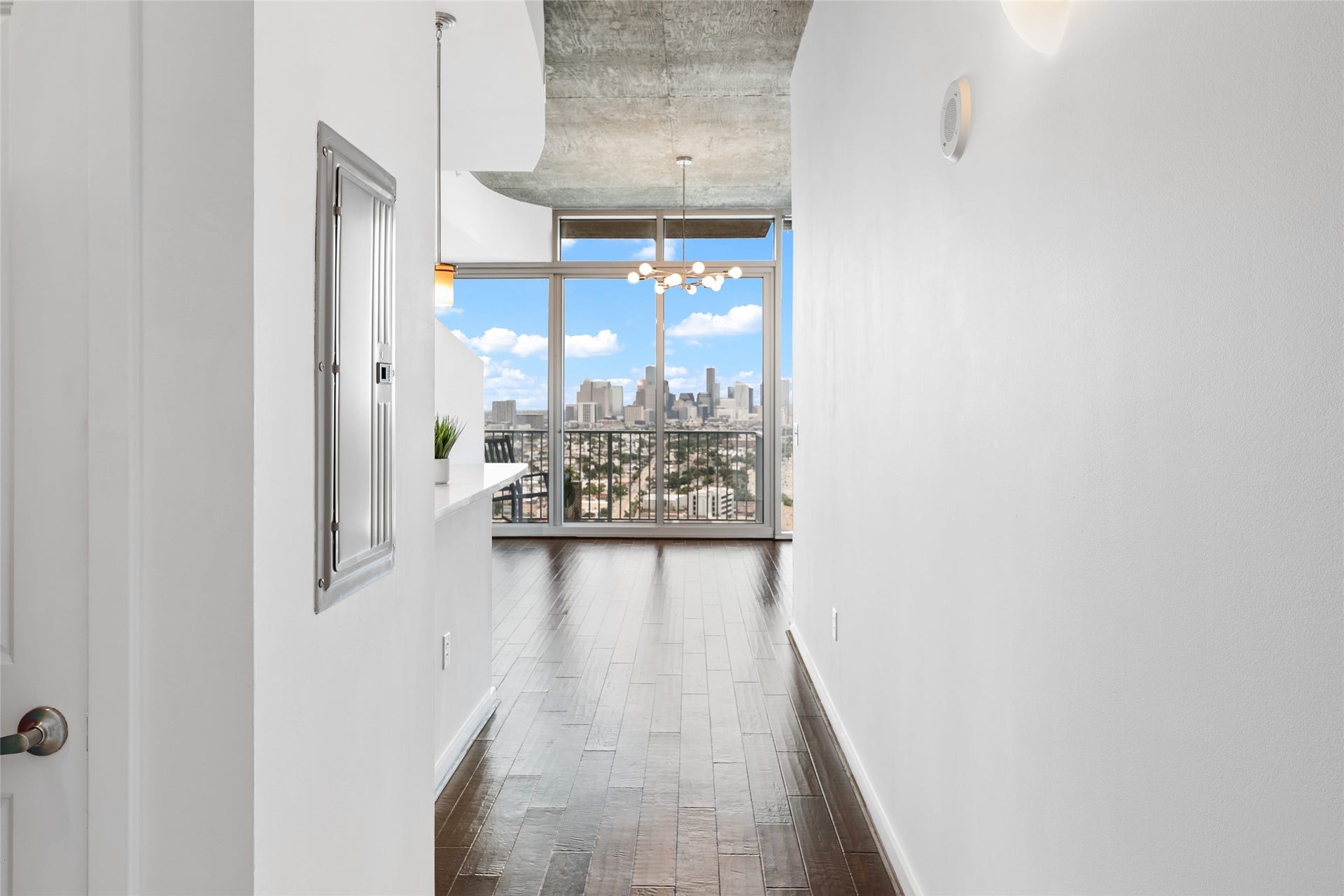 5925 Almeda Road, #12711, Houston, TX 77004 This is your stunning, feel-good view from the entrance.