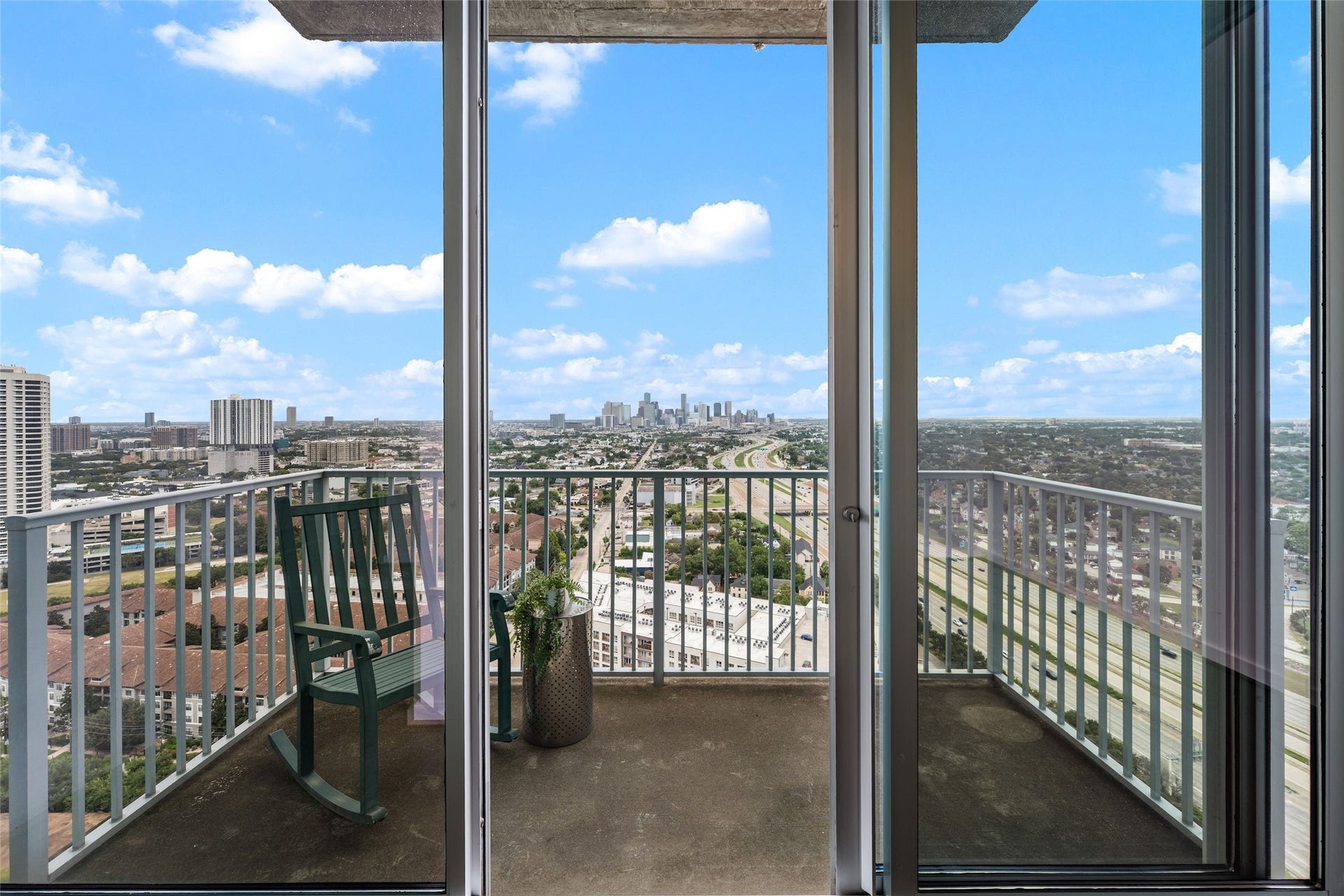 5925 Almeda Road, #12711, Houston, TX 77004 Fresh air is just steps away on the balcony.