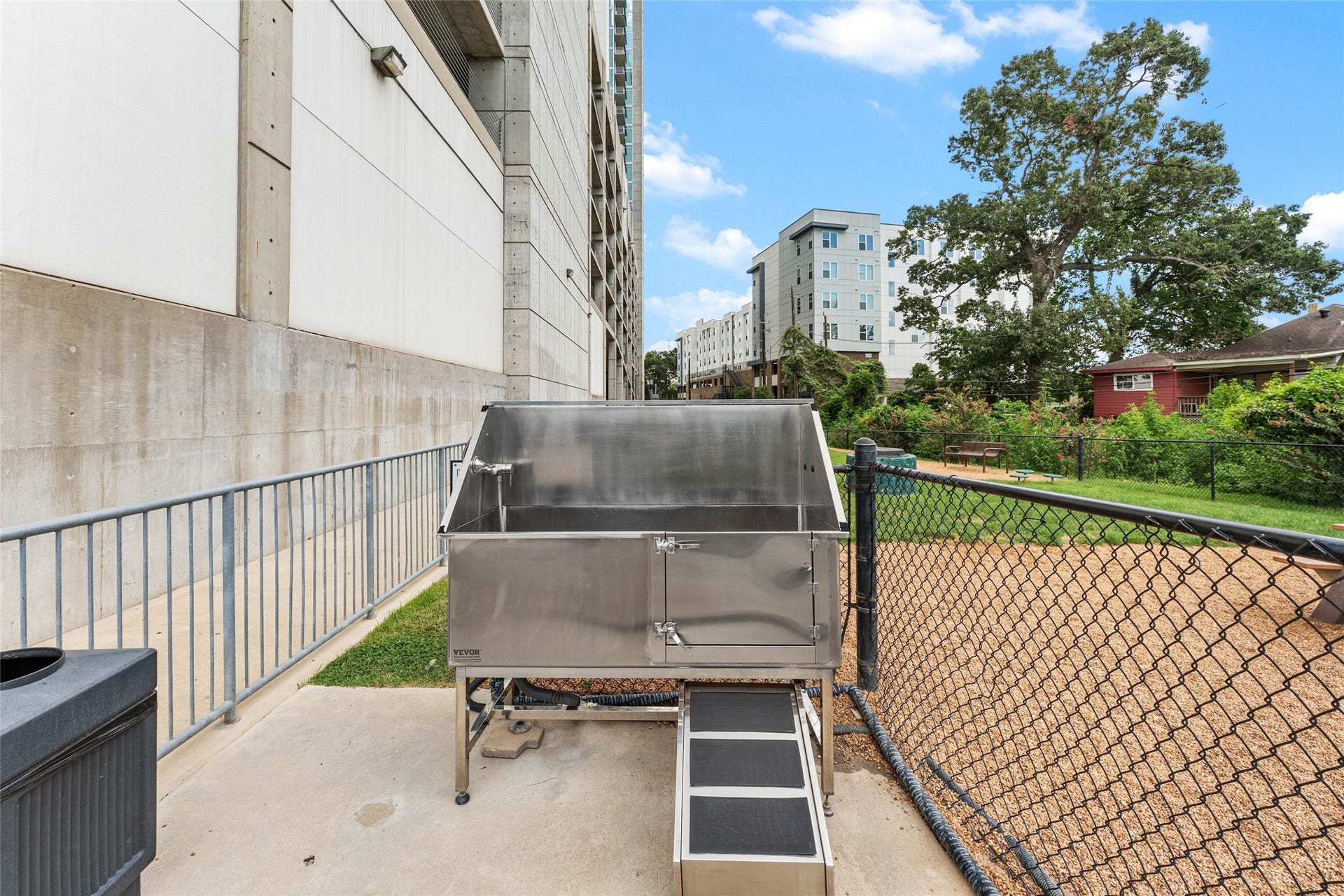 5925 Almeda Road, #12711, Houston, TX 77004 Pet washing station.