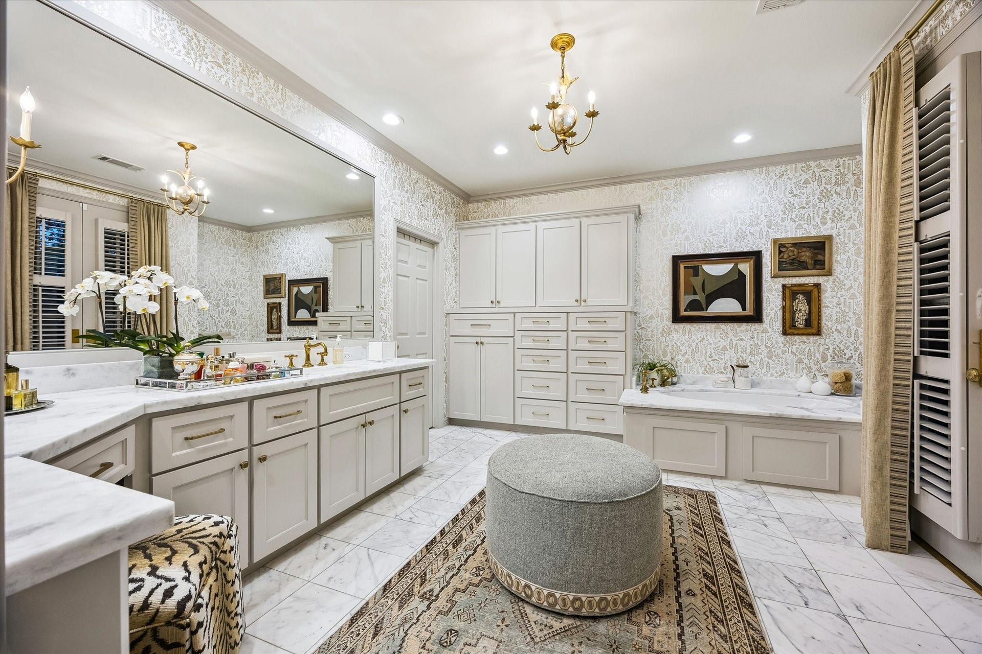 19 E Briar Hollow Lane, Houston, TX 77027 19 E Briar Hollow Lane, Houston, TX 77027