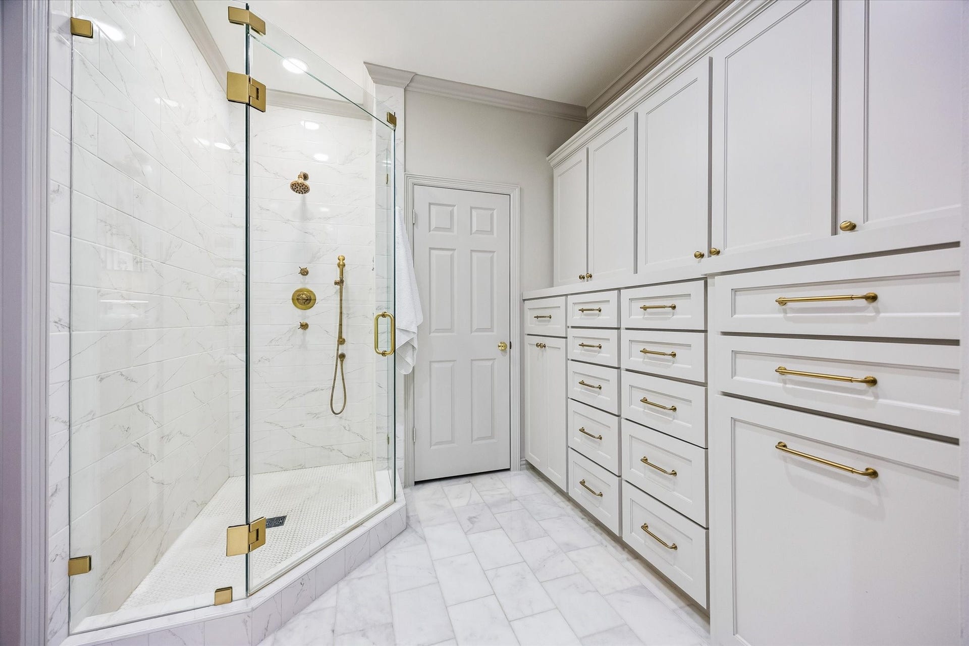 19 E Briar Hollow Lane, Houston, TX 77027 19 E Briar Hollow Lane, Houston, TX 77027