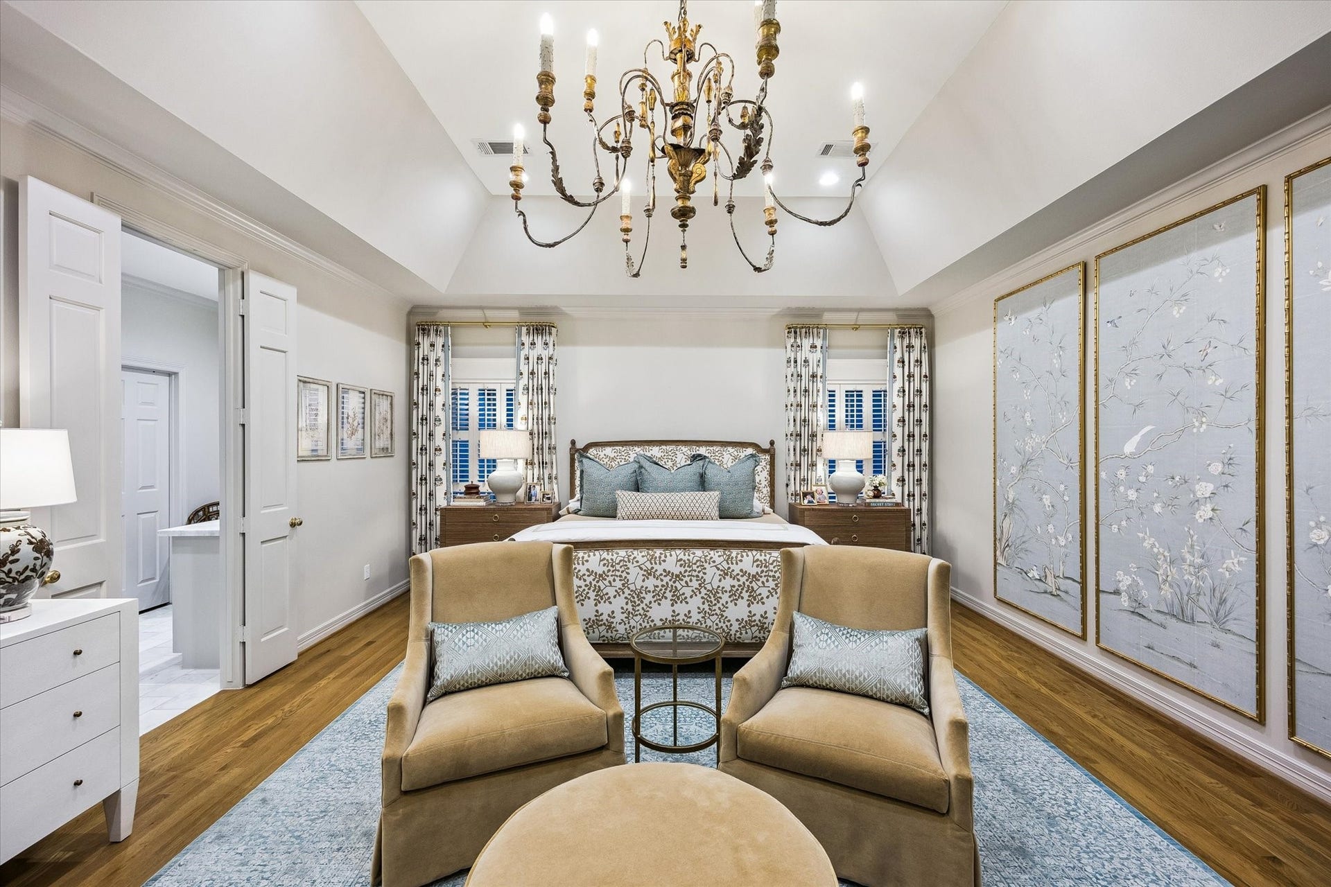 19 E Briar Hollow Lane, Houston, TX 77027 19 E Briar Hollow Lane, Houston, TX 77027