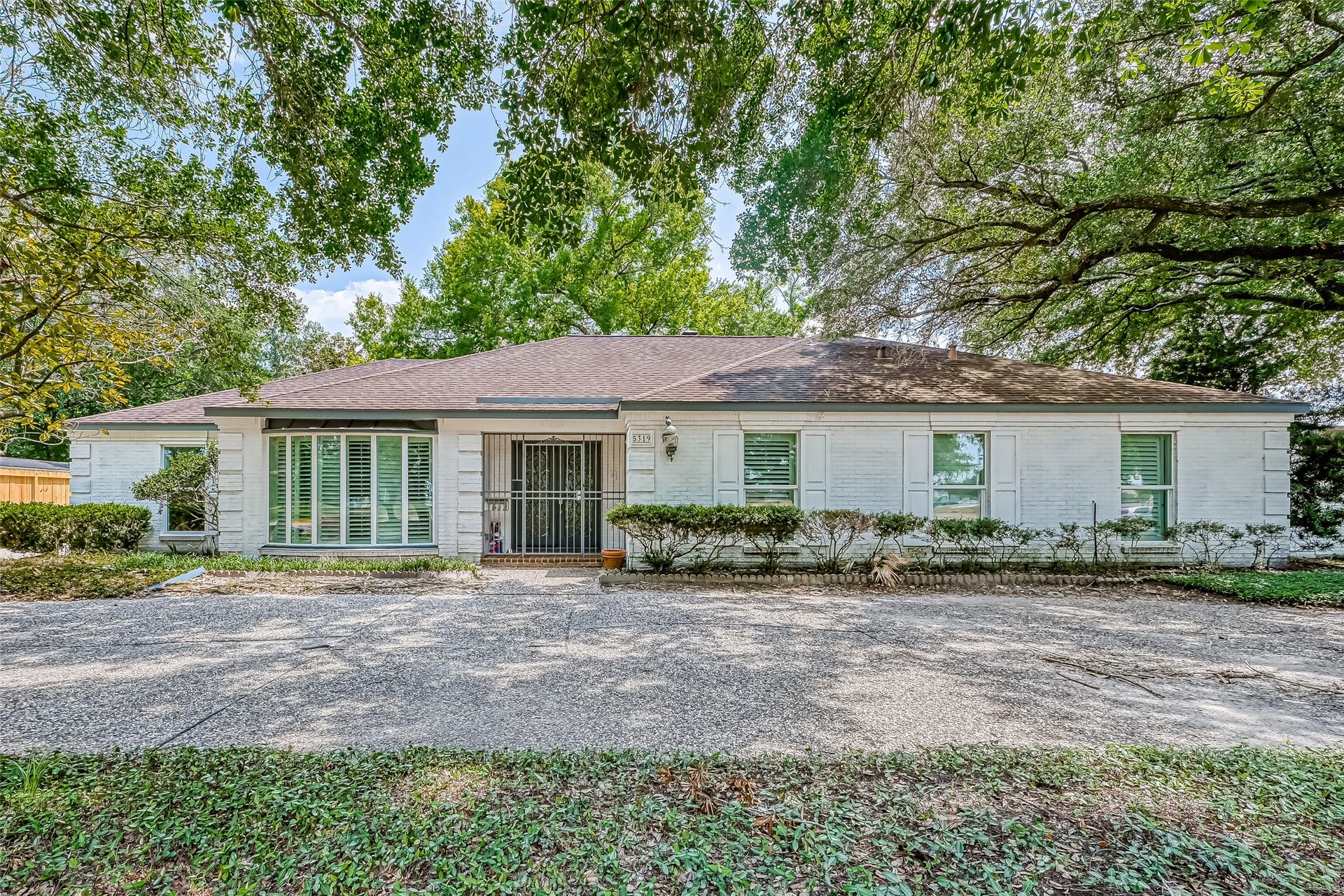 Welcome to this fabulous updated home which is so spacious