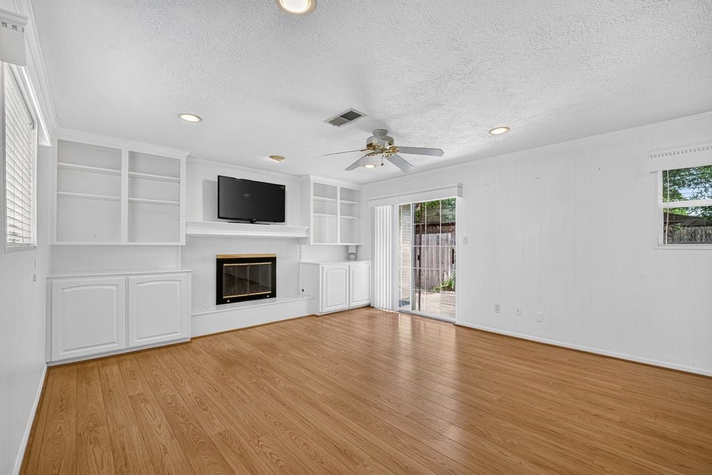 14946 Spring Lake Drive, Houston, TX 77070 14946 Spring Lake Drive, Houston, TX 77070