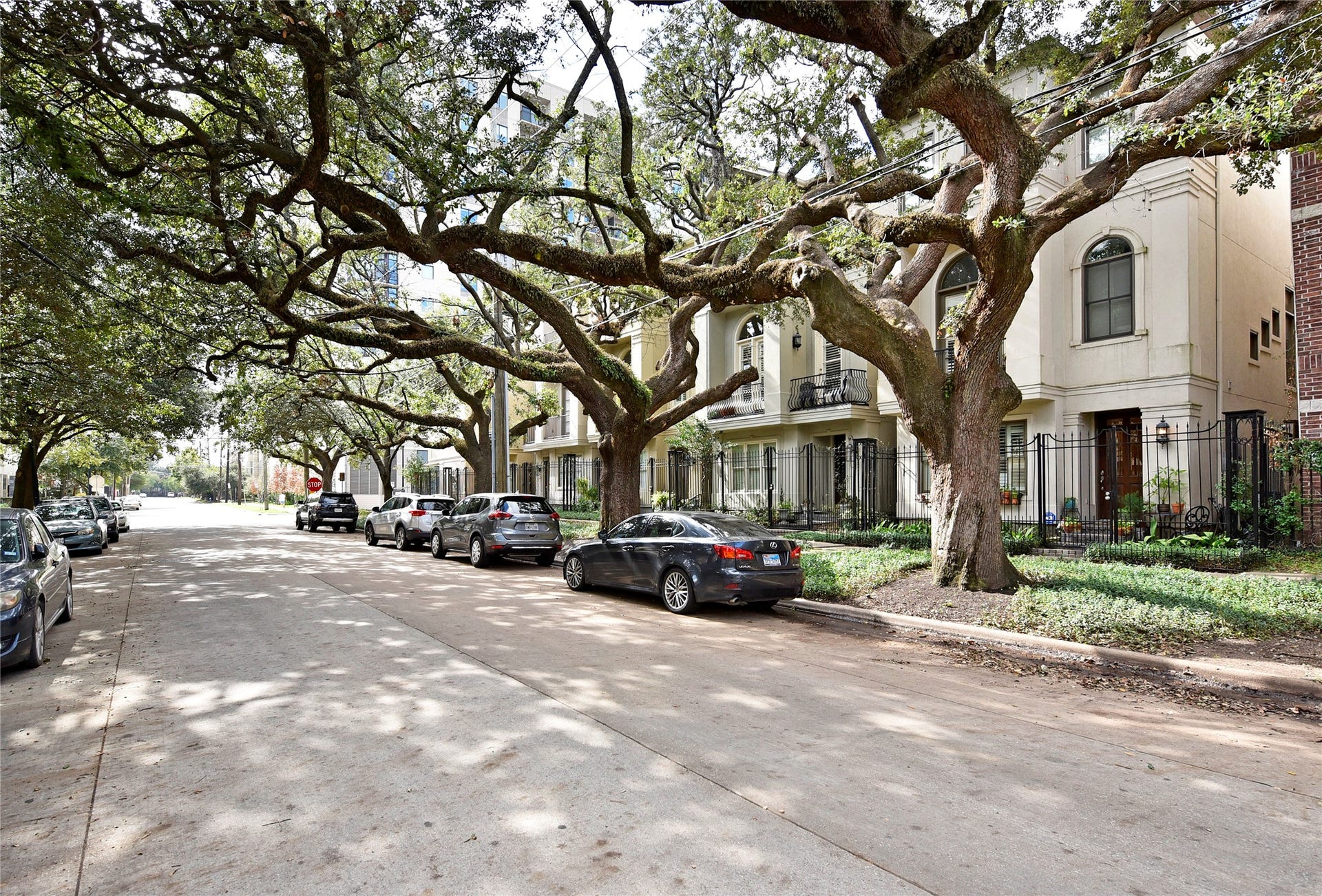 2645 Helena Street, Houston, TX 77006