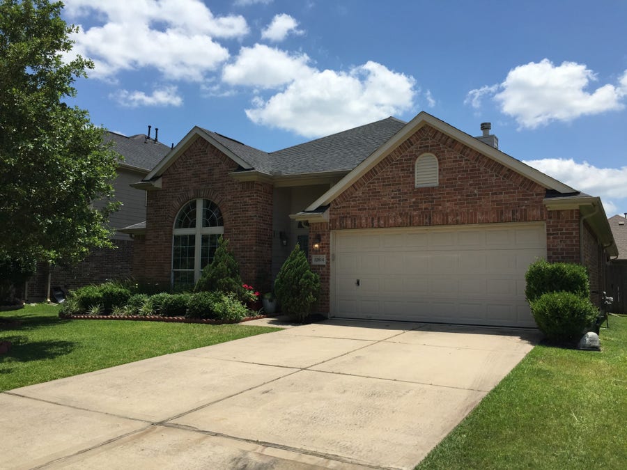 Property photo for 12814 Quail Creek Drive, Pearland, TX