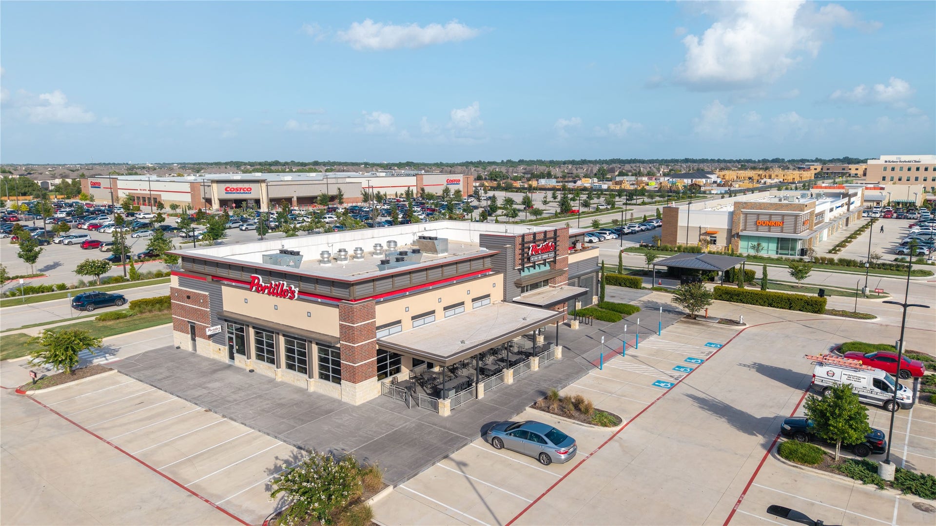 Shopping centers, Costco, HEB, Target and best restaurants at your convenience.