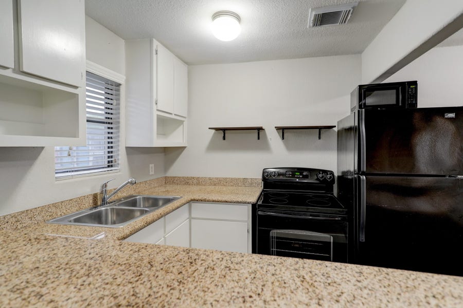 Property photo for 405 Hawthorne Street, #11, Houston, TX