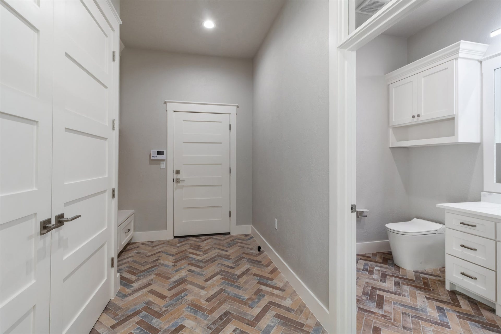 4712 Foxglove Court, College Station, TX 77845 Laundry