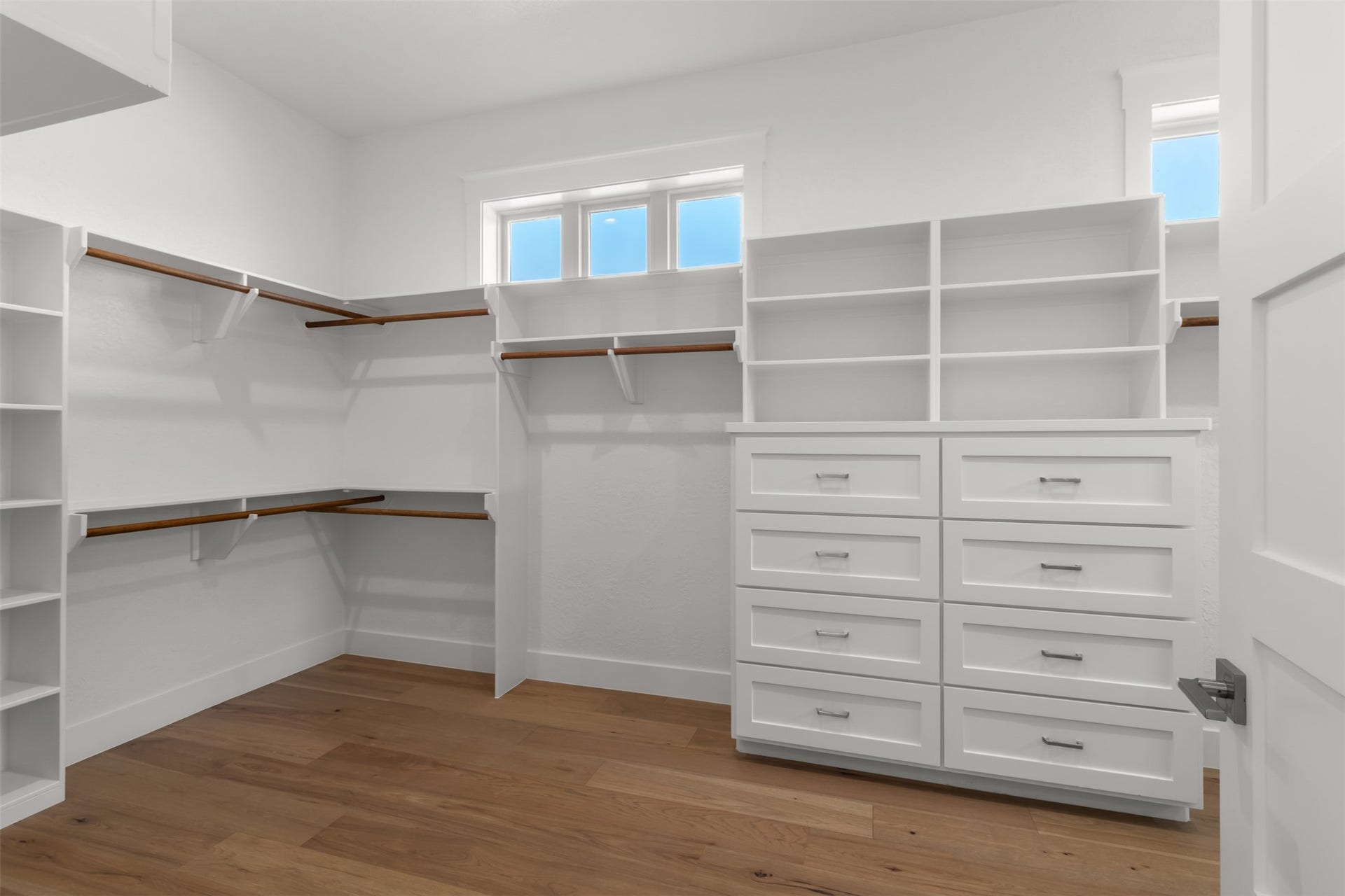 4712 Foxglove Court, College Station, TX 77845 Primary Closet