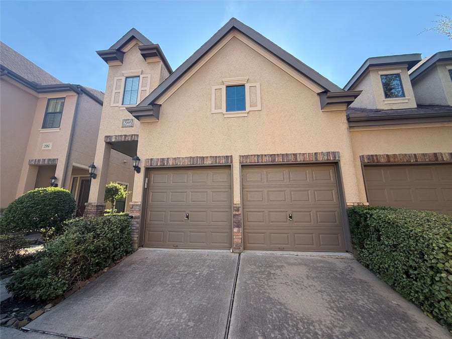 Property photo for 2946 Royal Oaks Crest, Houston, TX