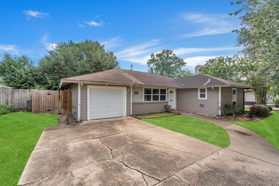 Property photo for 5330 Pagewood Lane, Houston, TX