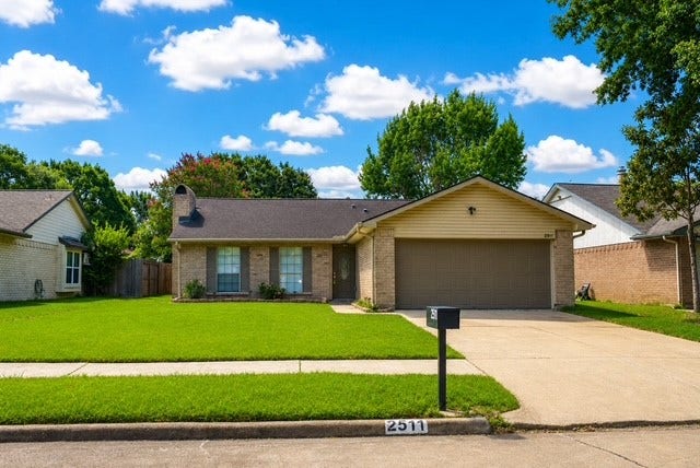 Property photo for 2511 Maple Tree Court, Stafford, TX