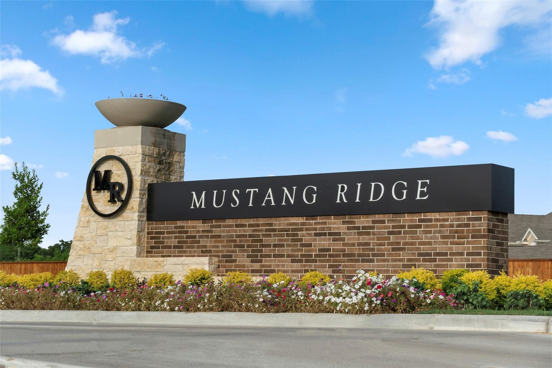 640 Appaloosa Meadow Drive, Magnolia, TX 77354 Mustang Ridge has quick access to Hwy. 249 for quick commutes to major employment areas in Conroe, The Woodlands, Tomball and downtown Houston.