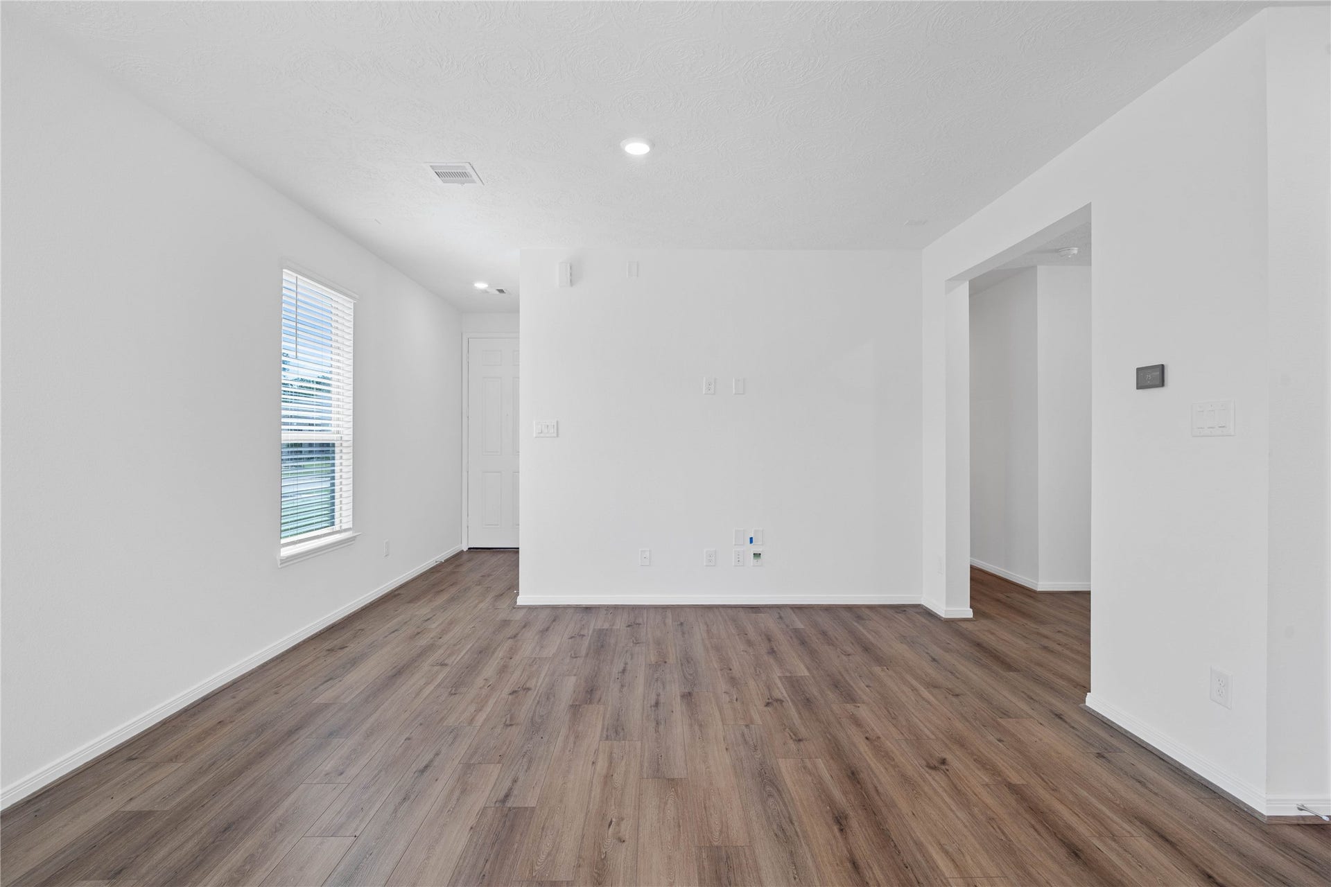 640 Appaloosa Meadow Drive, Magnolia, TX 77354 Welcome to your new home at 640 Appaloosa Meadow Drive. You are greeted with Layton Lake vinyl plank flooring in Wild Dunes, custom paint, and recessed lighting.