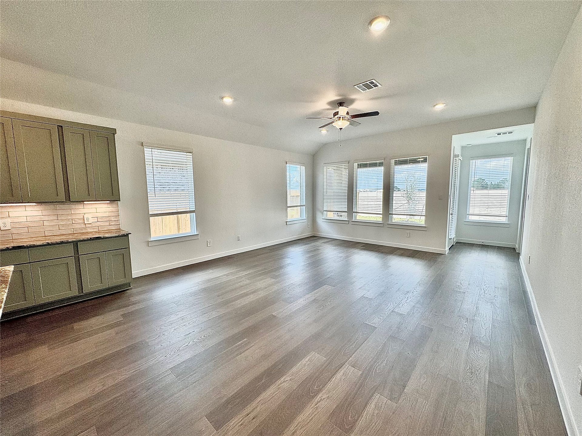 3315 Daily Harvest Drive, Pearland, TX 77581 3315 Daily Harvest Drive, Pearland, TX 77581
