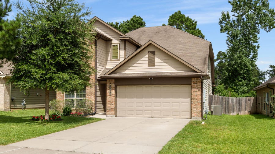 Property photo for 1921 Briar Grove Drive, Conroe, TX