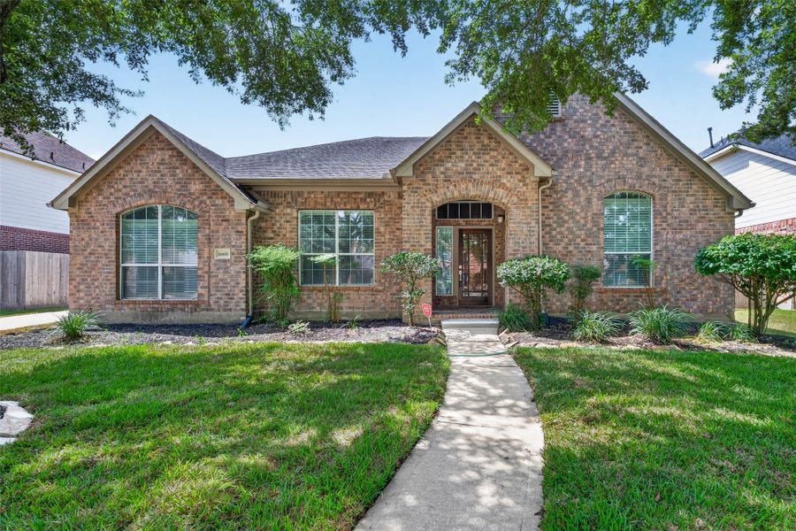Property photo for 1608 Spring Glen Lane, Pearland, TX