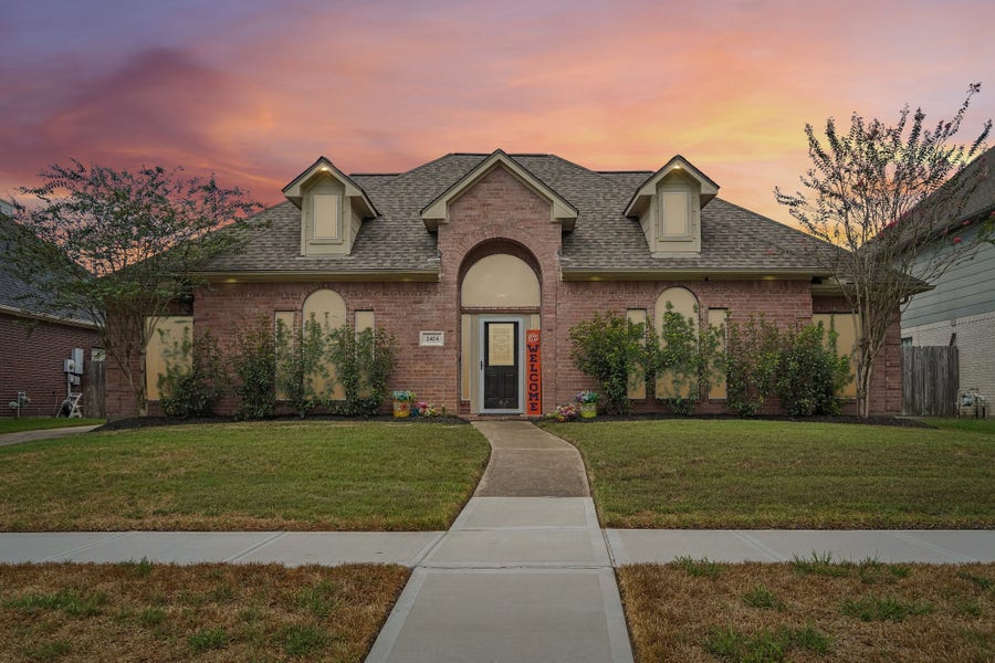 Property photo for 2424 Piney Woods Drive, Pearland, TX