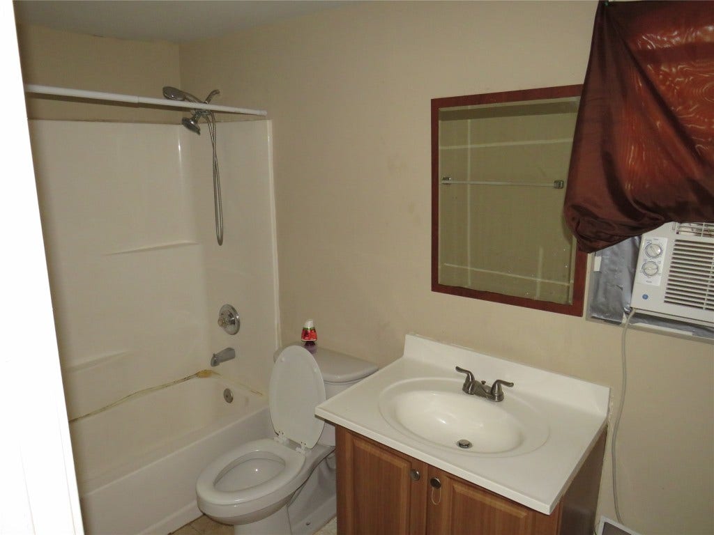 7102 N Highway 6, Hitchcock, TX 77563 7102 N Highway 6, Hitchcock, TX 77563