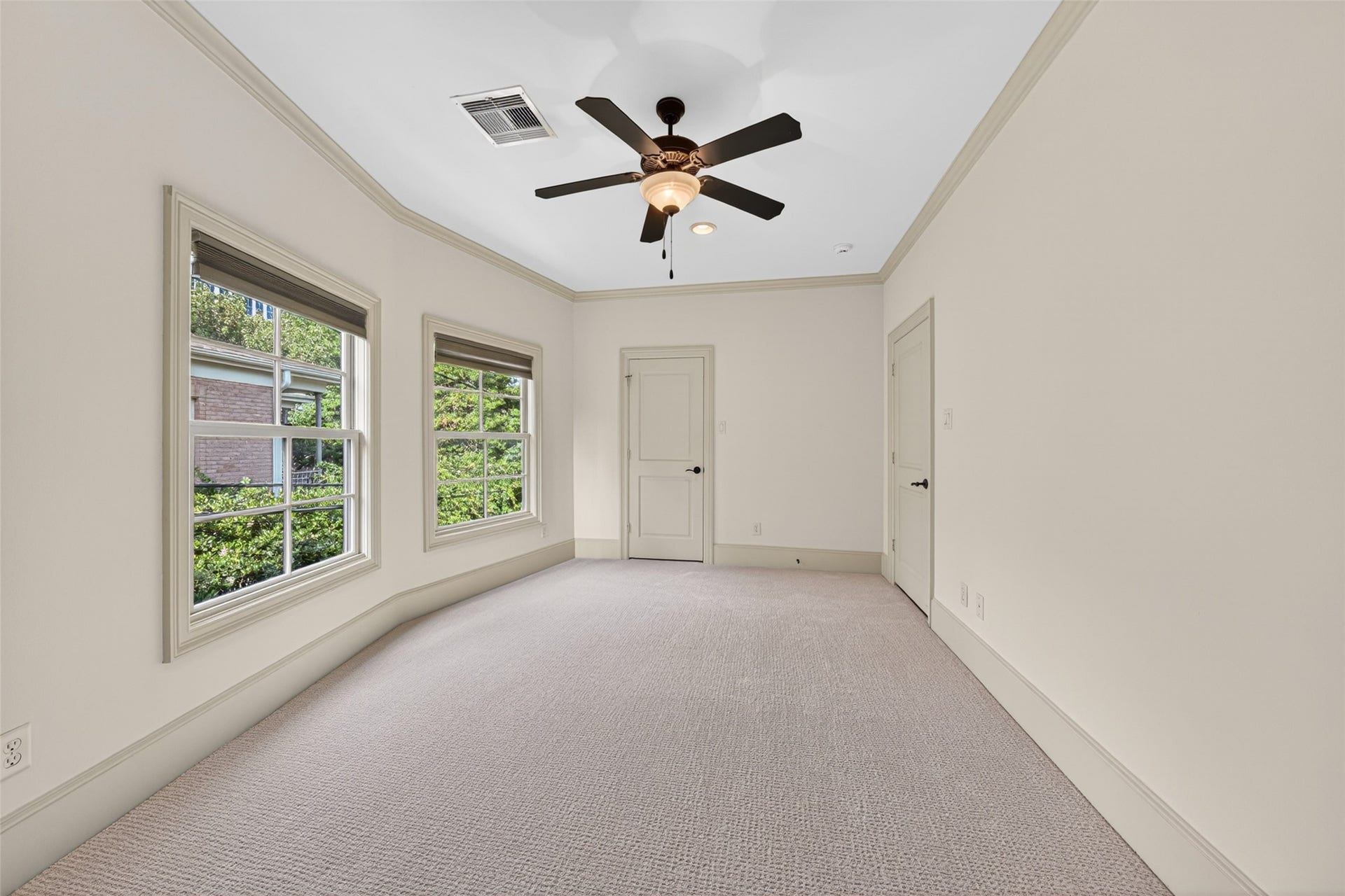 2400 Avalon Place, Houston, TX 77019 2400 Avalon Place, Houston, TX 77019