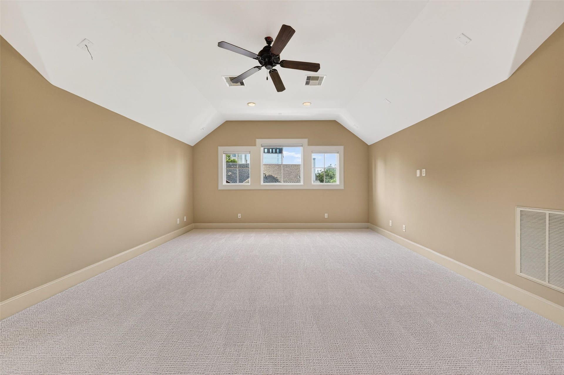 2400 Avalon Place, Houston, TX 77019 2400 Avalon Place, Houston, TX 77019
