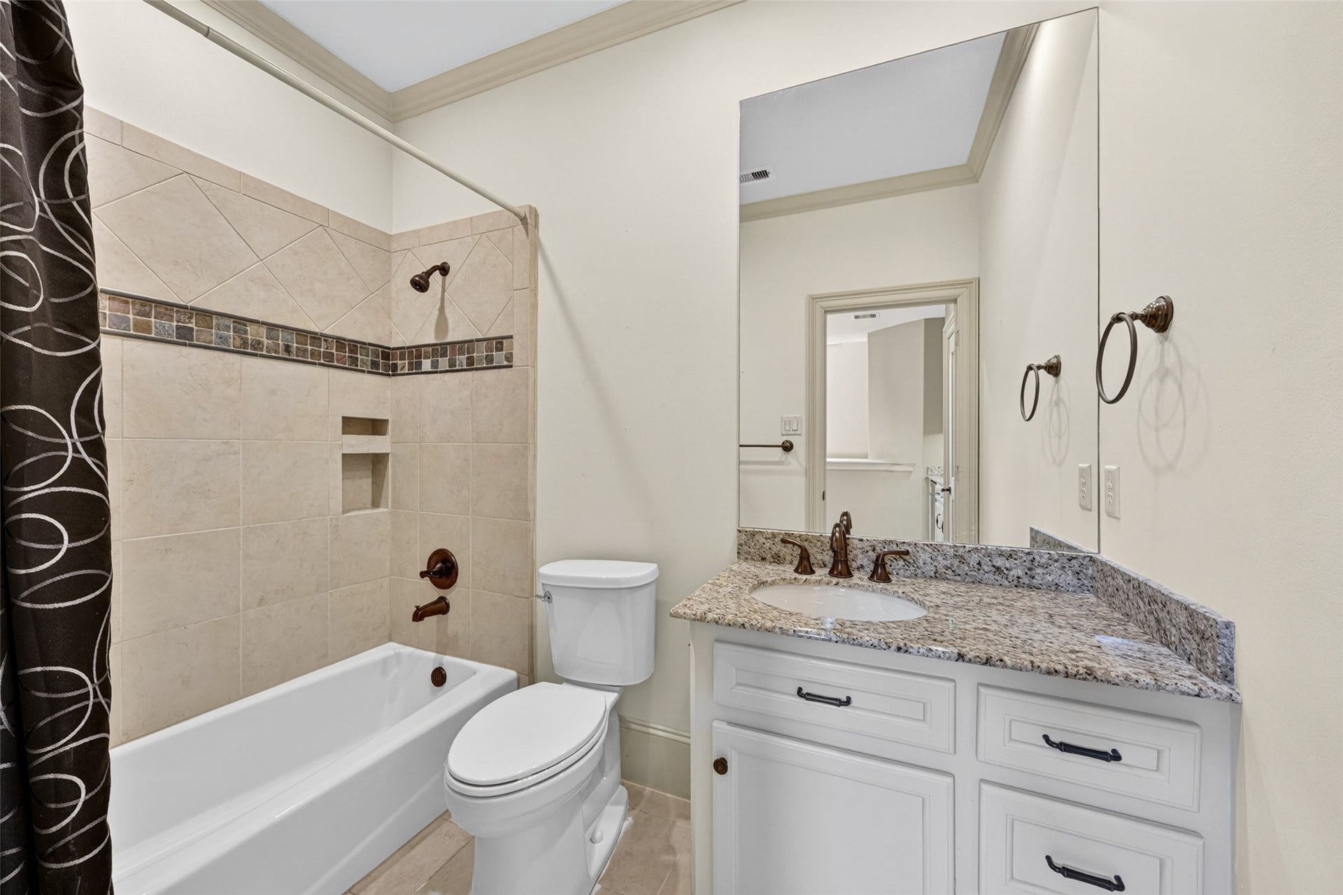 2400 Avalon Place, Houston, TX 77019 2400 Avalon Place, Houston, TX 77019