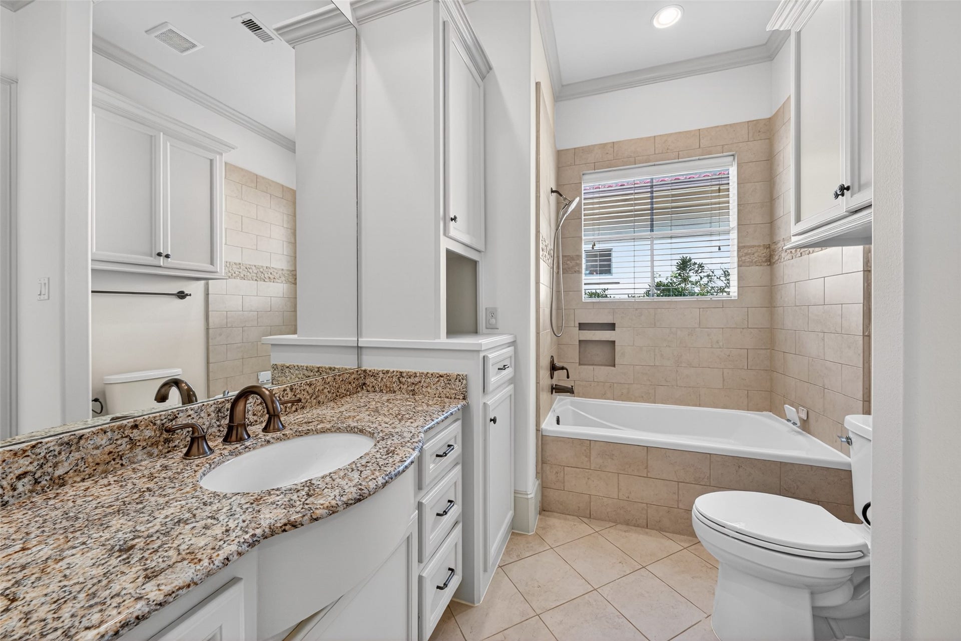 2400 Avalon Place, Houston, TX 77019 2400 Avalon Place, Houston, TX 77019