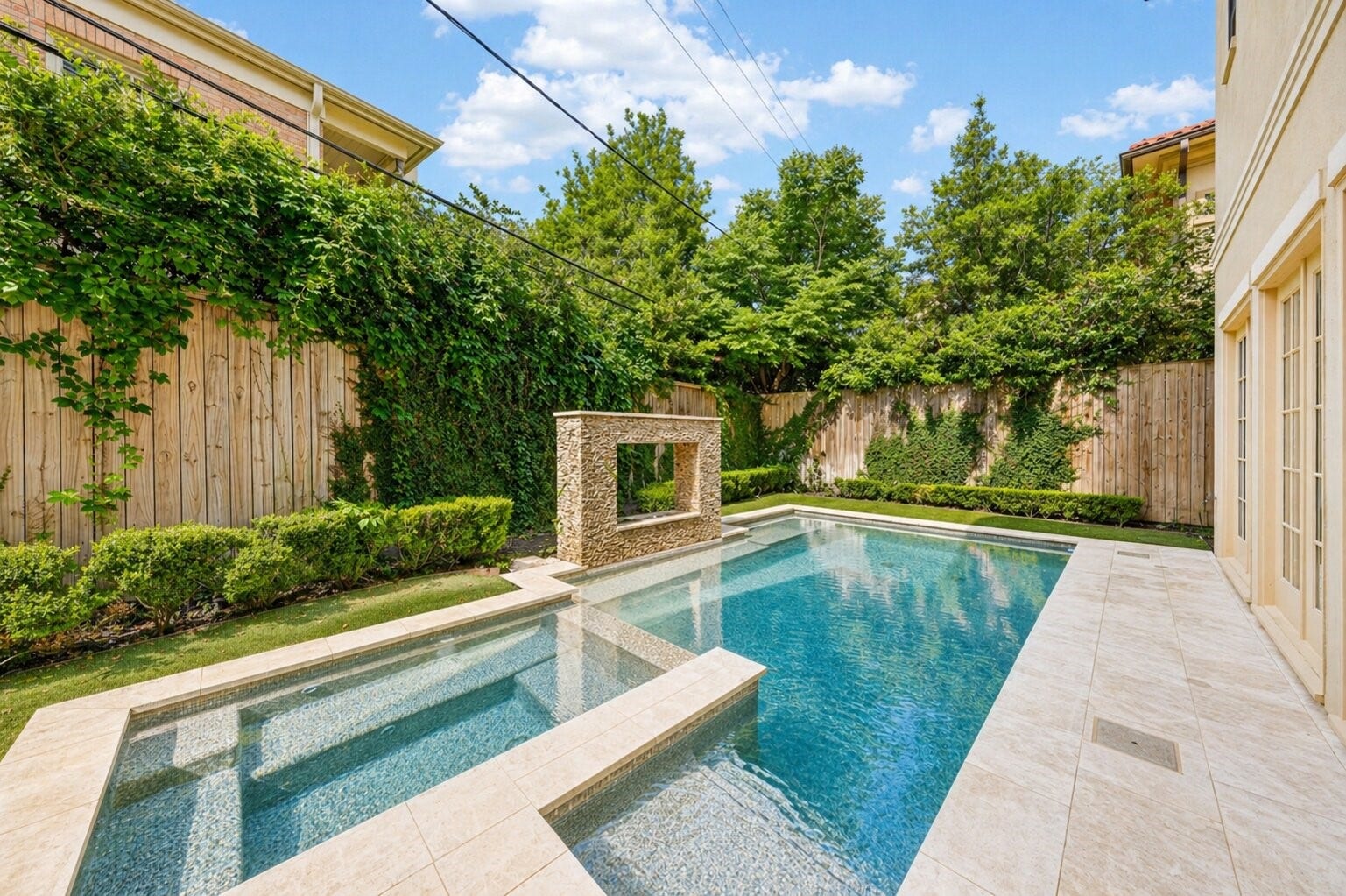 2400 Avalon Place, Houston, TX 77019 2400 Avalon Place, Houston, TX 77019