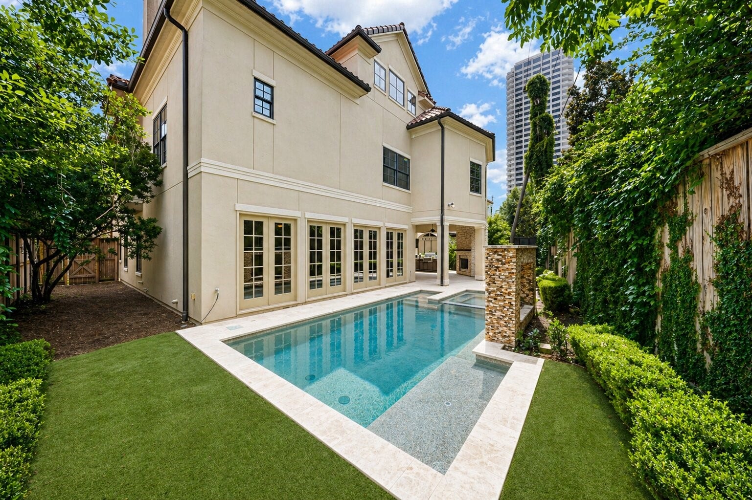 2400 Avalon Place, Houston, TX 77019 2400 Avalon Place, Houston, TX 77019