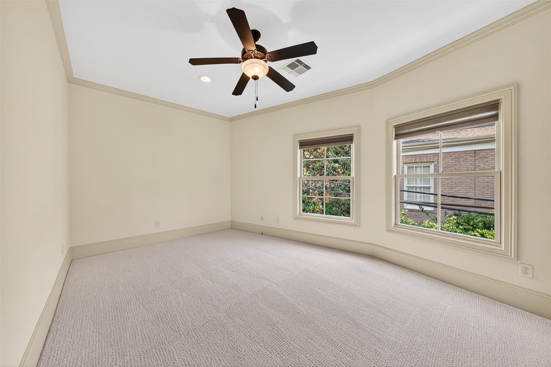 2400 Avalon Place, Houston, TX 77019 2400 Avalon Place, Houston, TX 77019