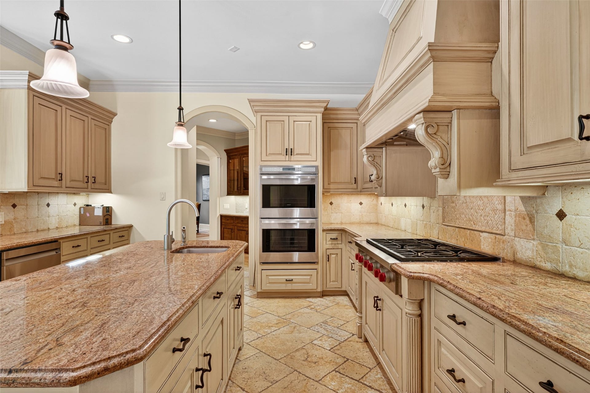 2400 Avalon Place, Houston, TX 77019 2400 Avalon Place, Houston, TX 77019