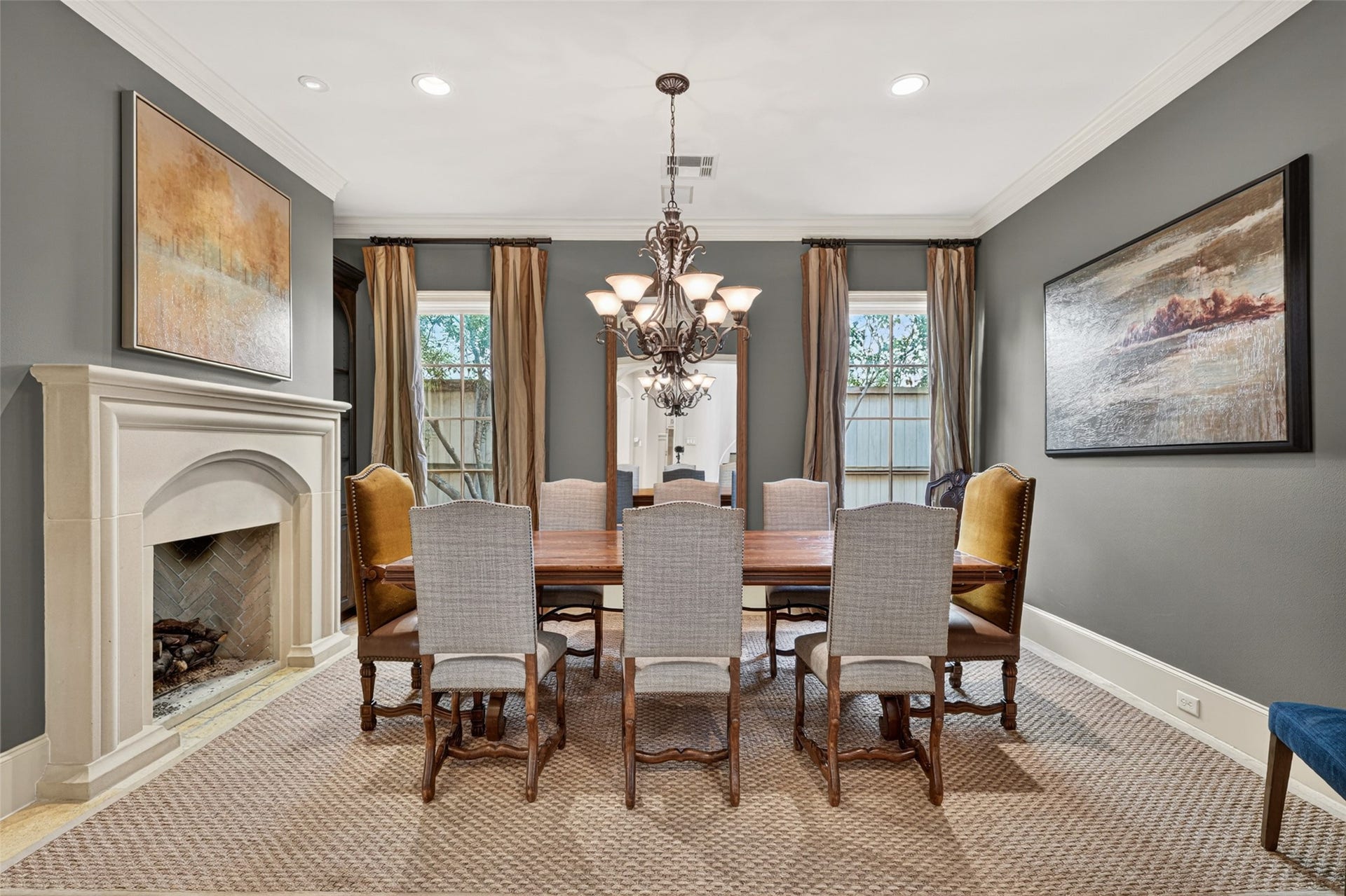 2400 Avalon Place, Houston, TX 77019 2400 Avalon Place, Houston, TX 77019