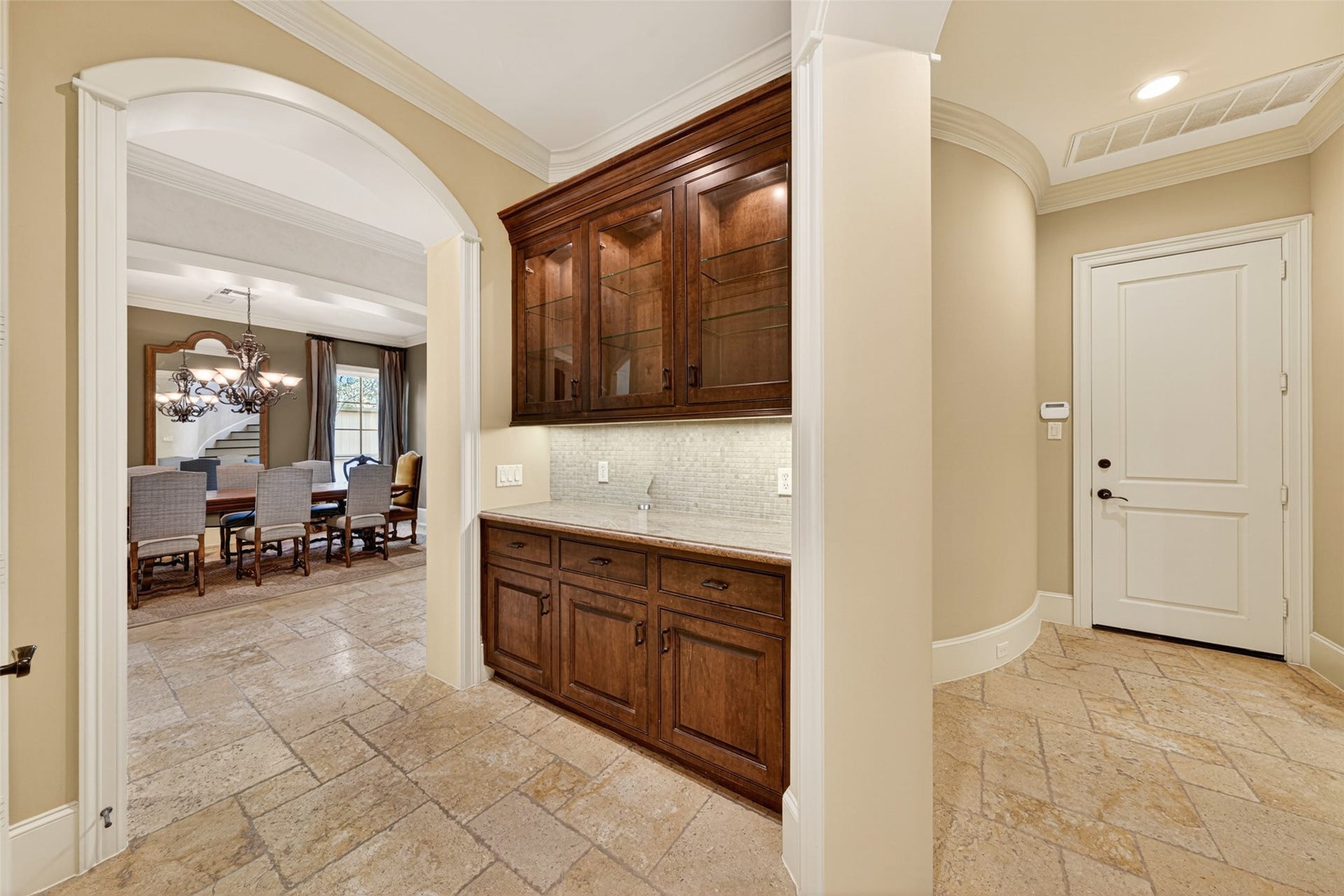2400 Avalon Place, Houston, TX 77019 2400 Avalon Place, Houston, TX 77019