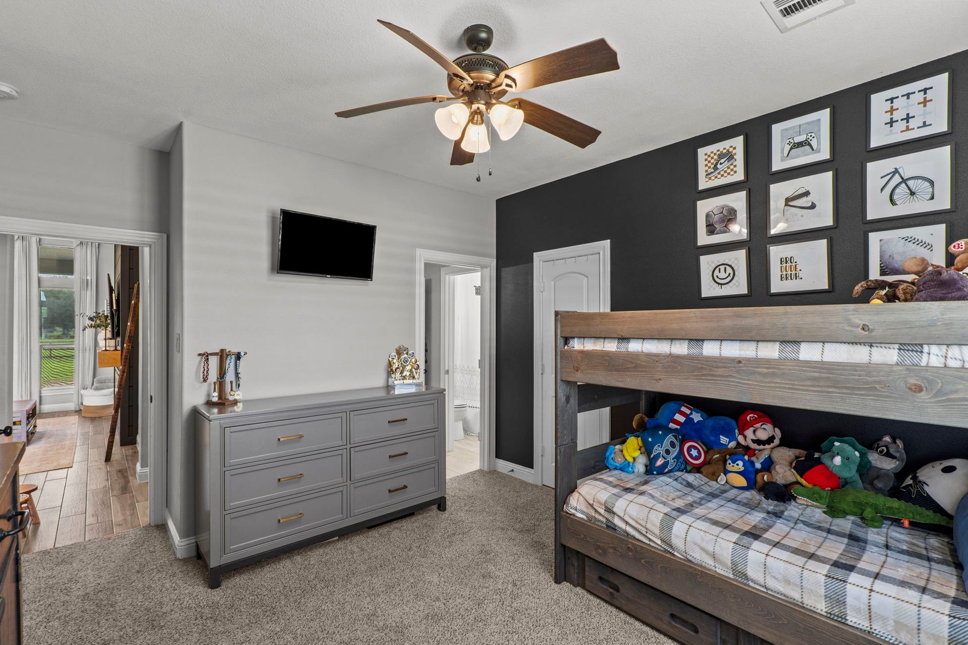 16003 Three Oaks Boulevard, Santa Fe, TX 77517 16003 Three Oaks Boulevard, Santa Fe, TX 77517