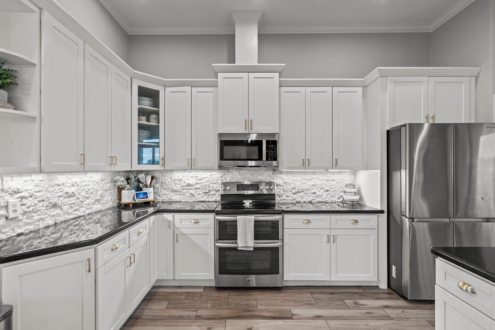 16003 Three Oaks Boulevard, Santa Fe, TX 77517 16003 Three Oaks Boulevard, Santa Fe, TX 77517