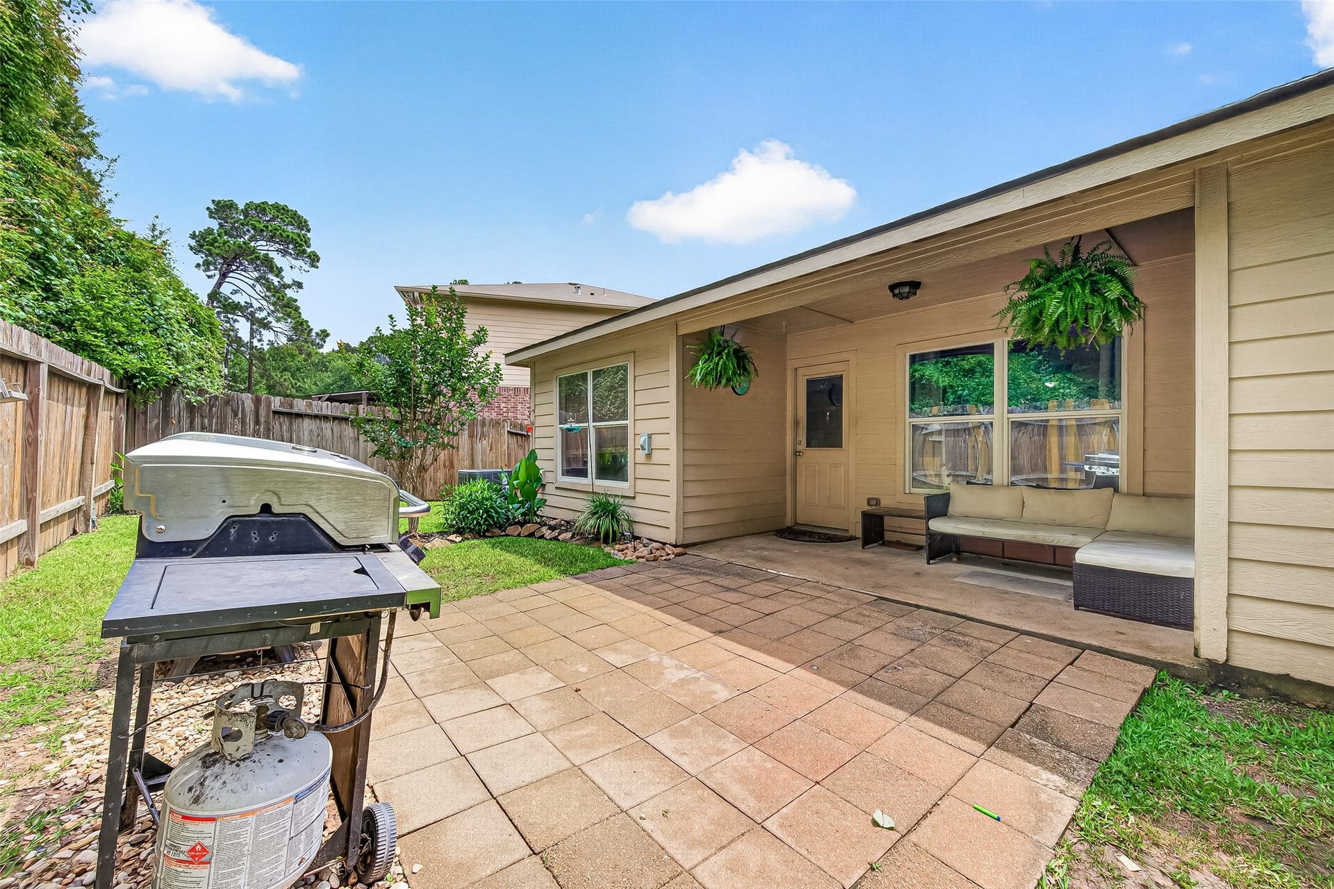 12114 Estelle Lane, Pinehurst, TX 77362 12114 Estelle Lane, Pinehurst, TX 77362