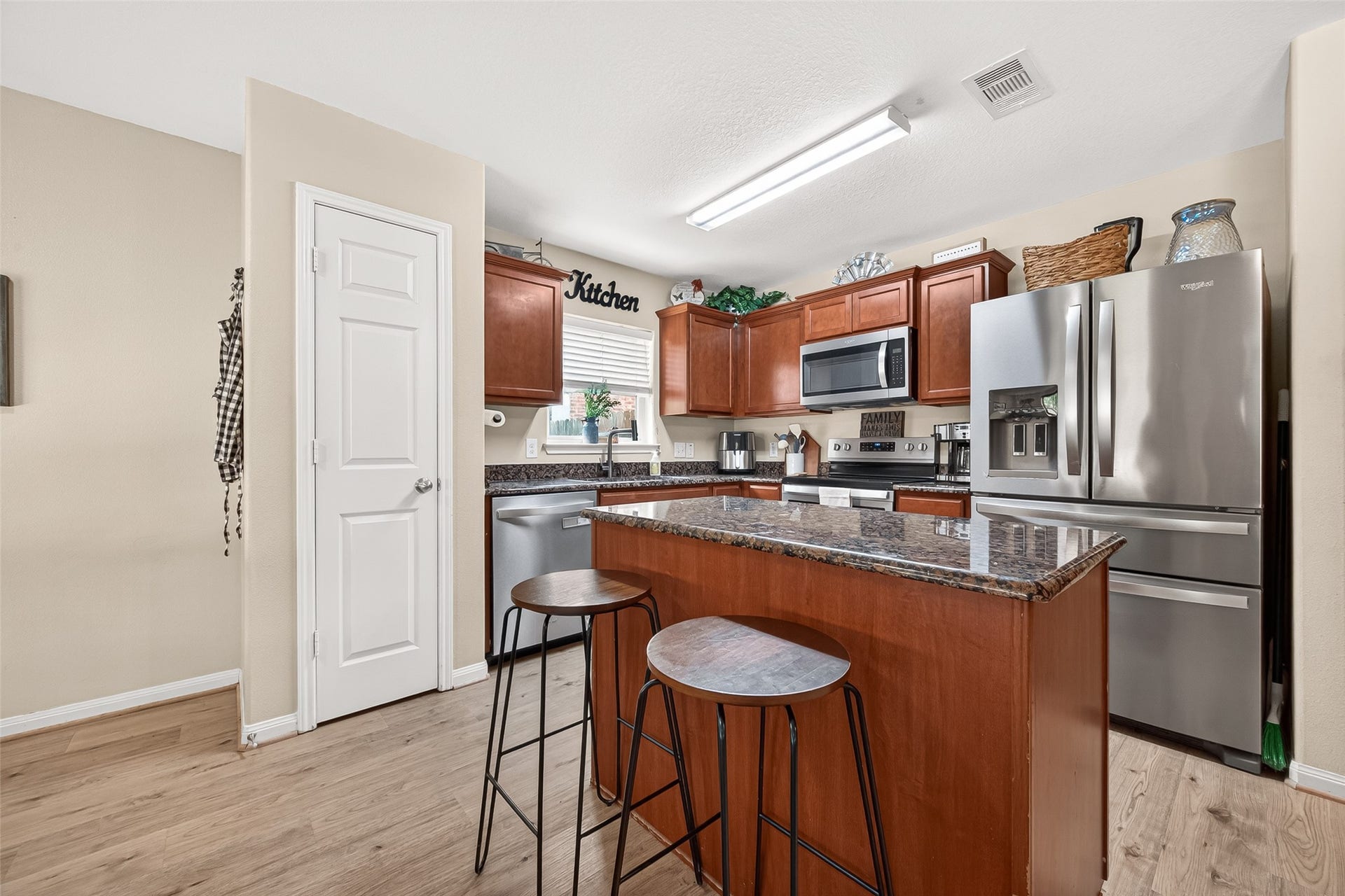 12114 Estelle Lane, Pinehurst, TX 77362 12114 Estelle Lane, Pinehurst, TX 77362