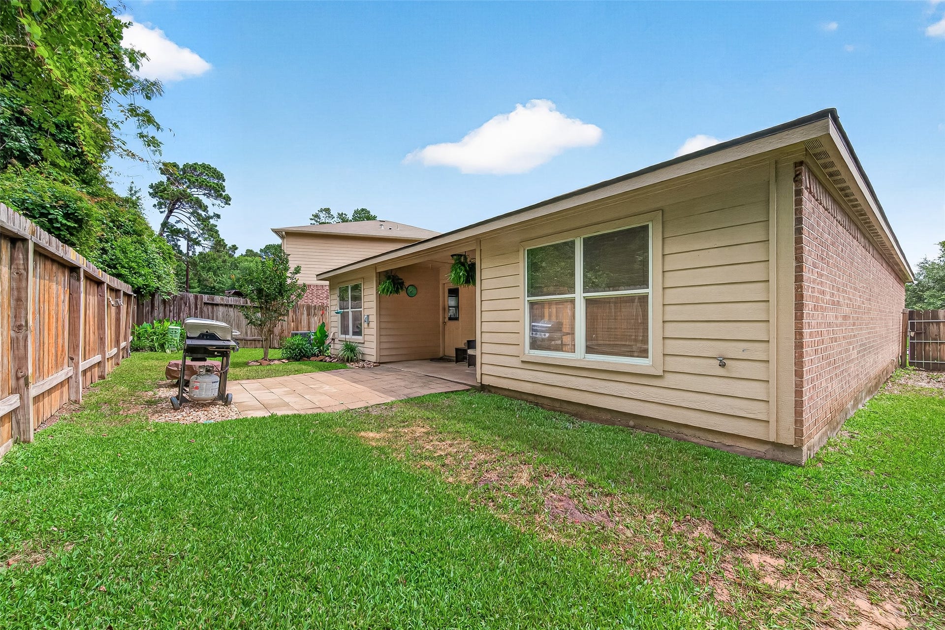 12114 Estelle Lane, Pinehurst, TX 77362 12114 Estelle Lane, Pinehurst, TX 77362