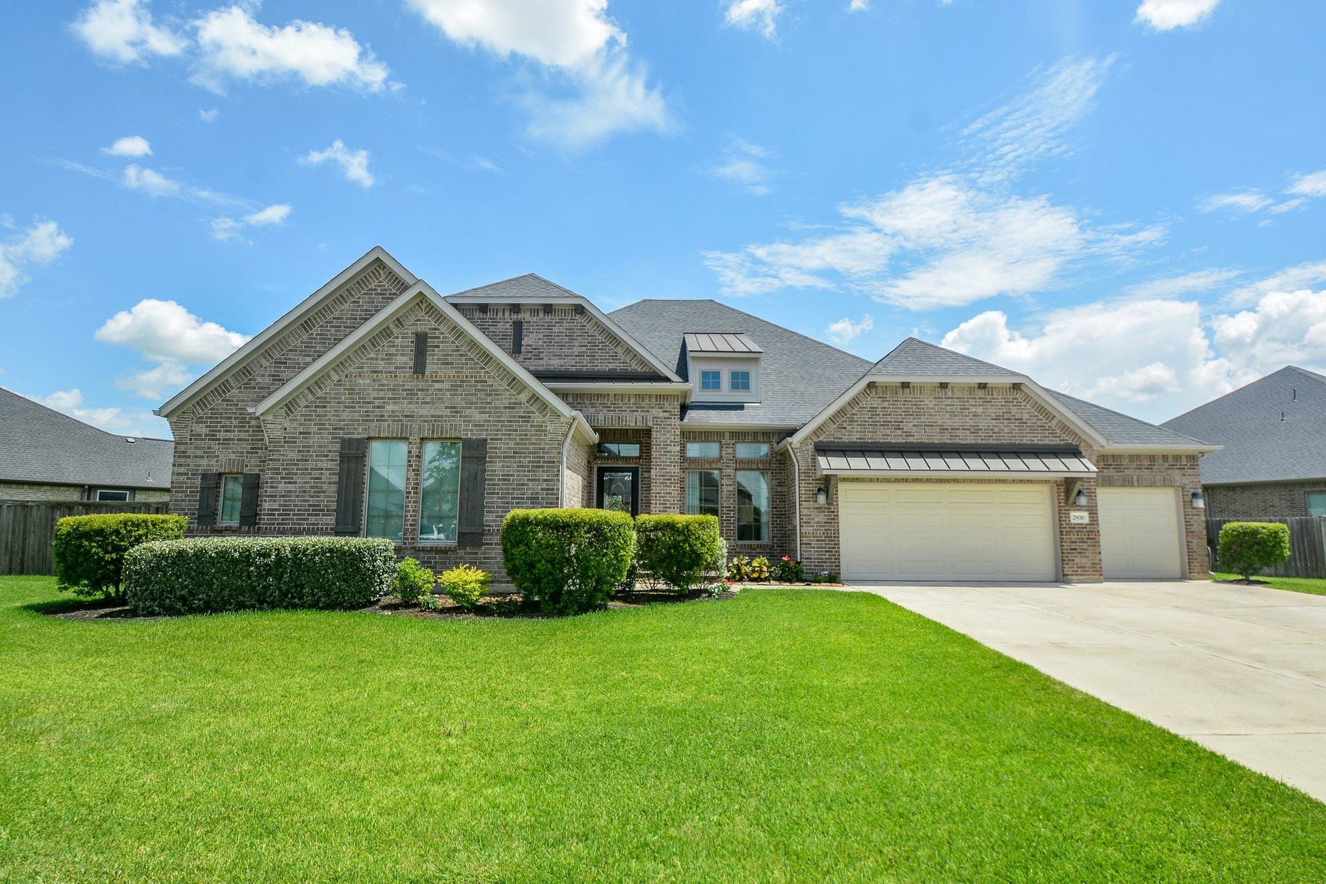 29010 Stratwood Bend Lane, Katy, TX 77494 Home sits on over 1/3 of an acre.