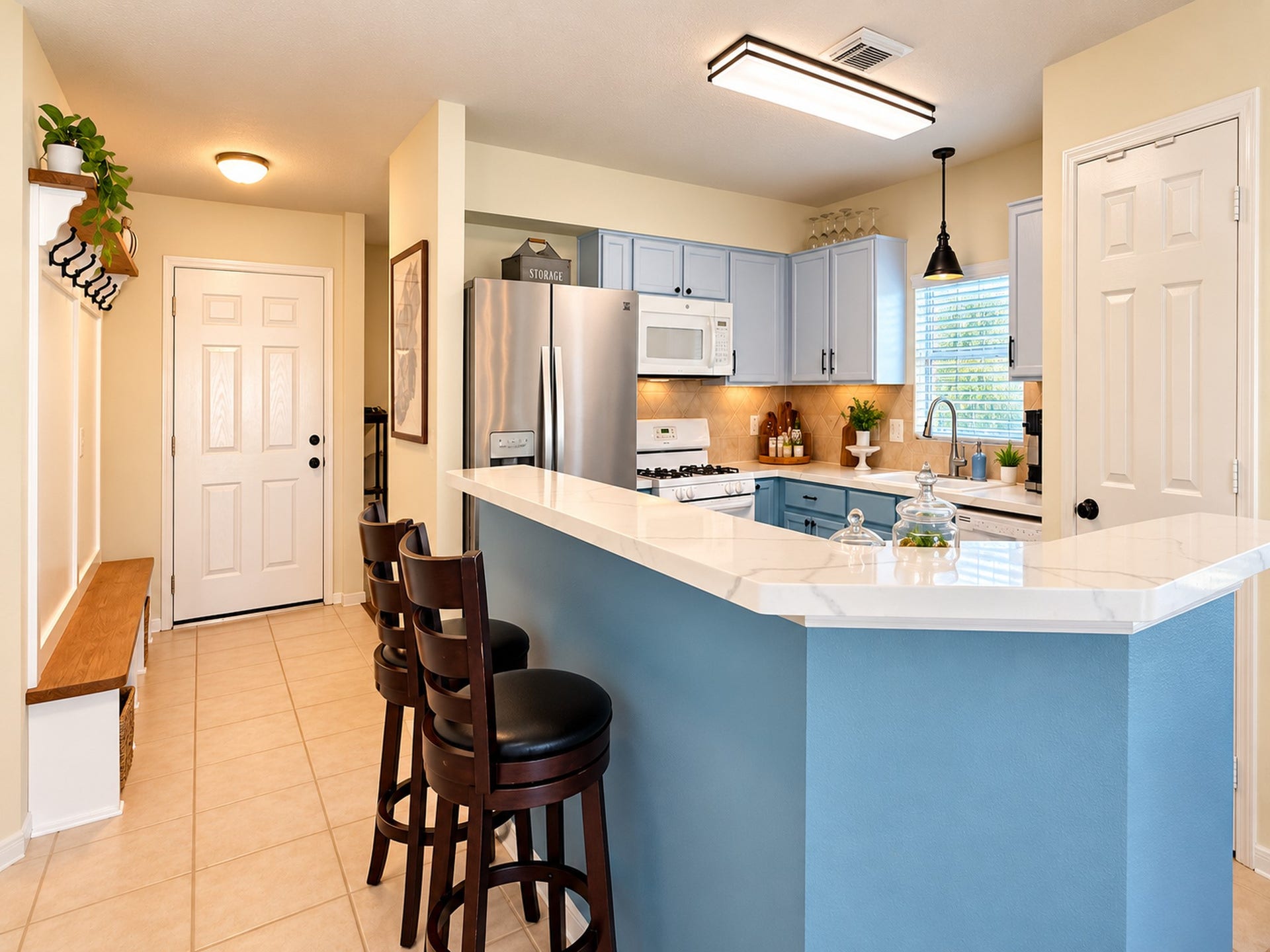 619 Cypresswood Trace, Spring, TX 77373 Dine-in Seating at the kitchen counter
