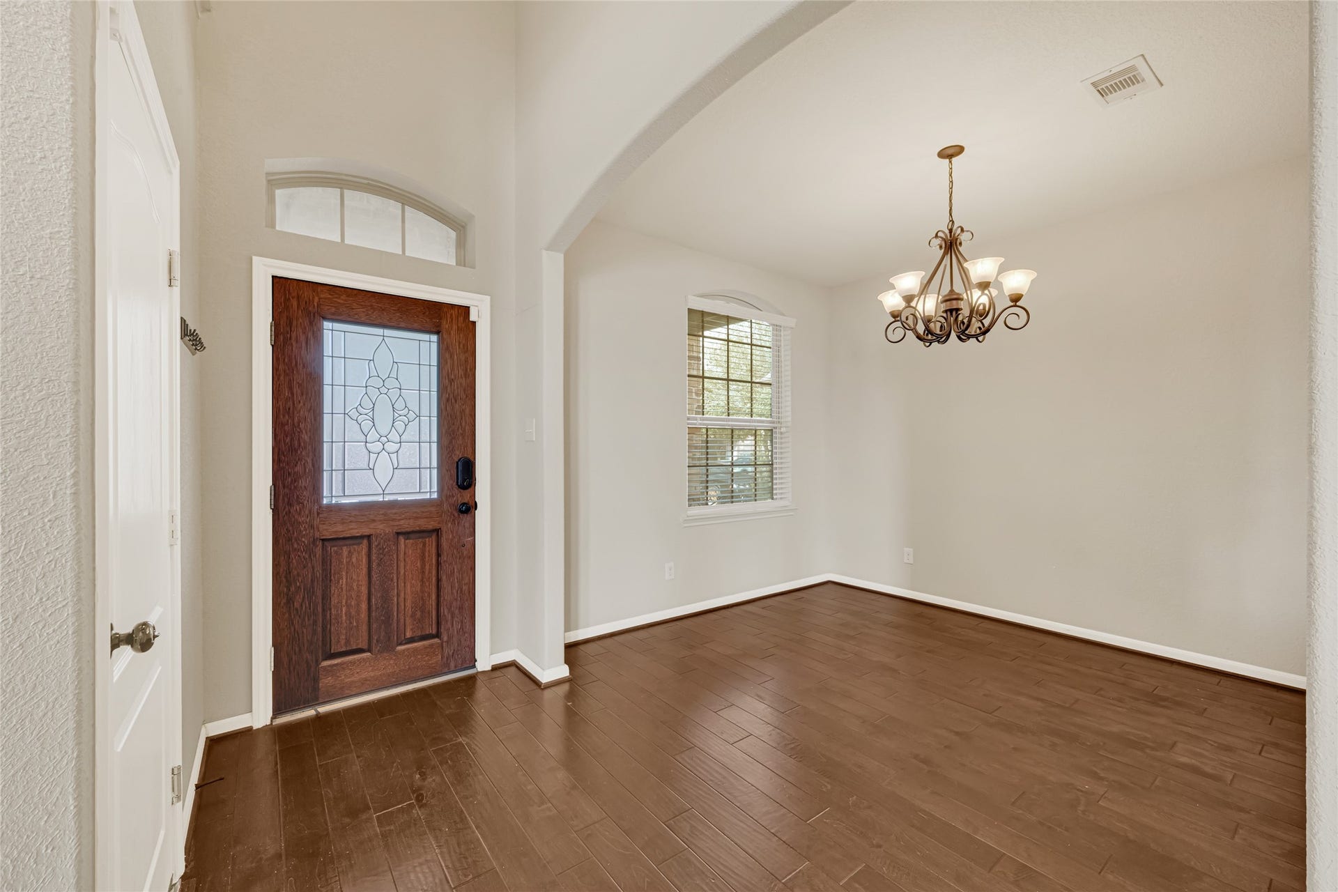 6806 Hunters Trace Lane, Baytown, TX 77521