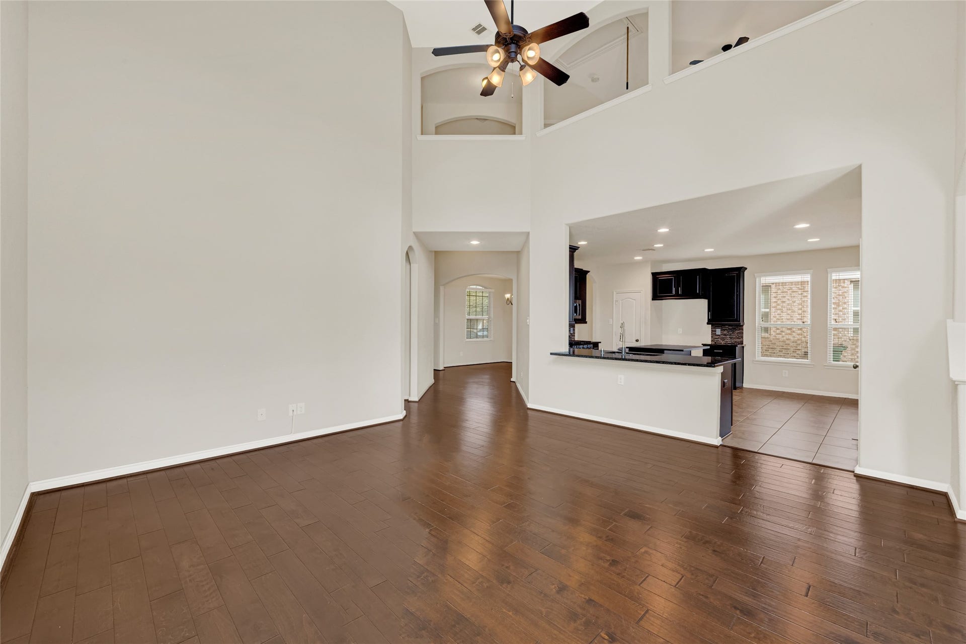 6806 Hunters Trace Lane, Baytown, TX 77521