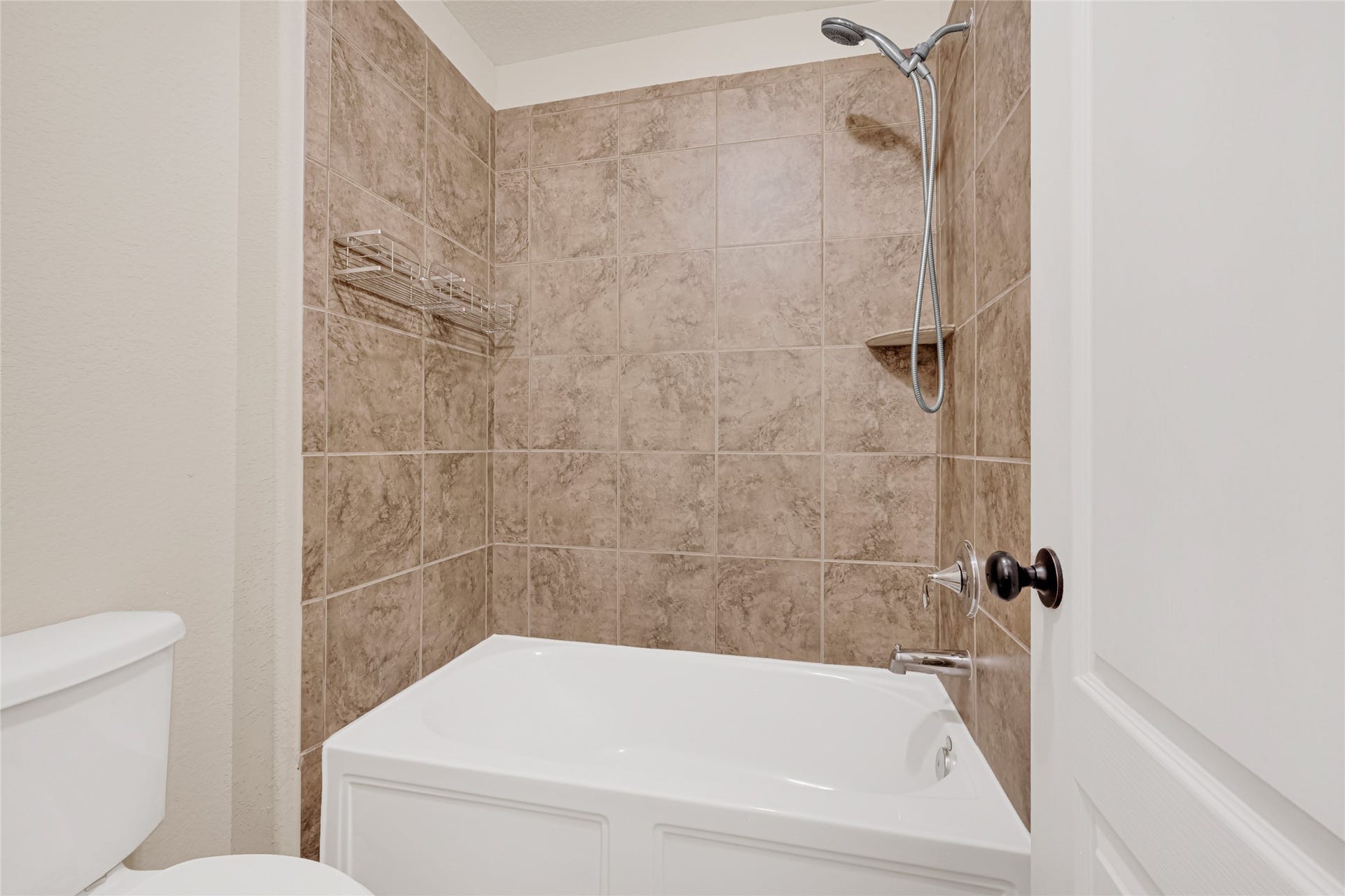 6806 Hunters Trace Lane, Baytown, TX 77521