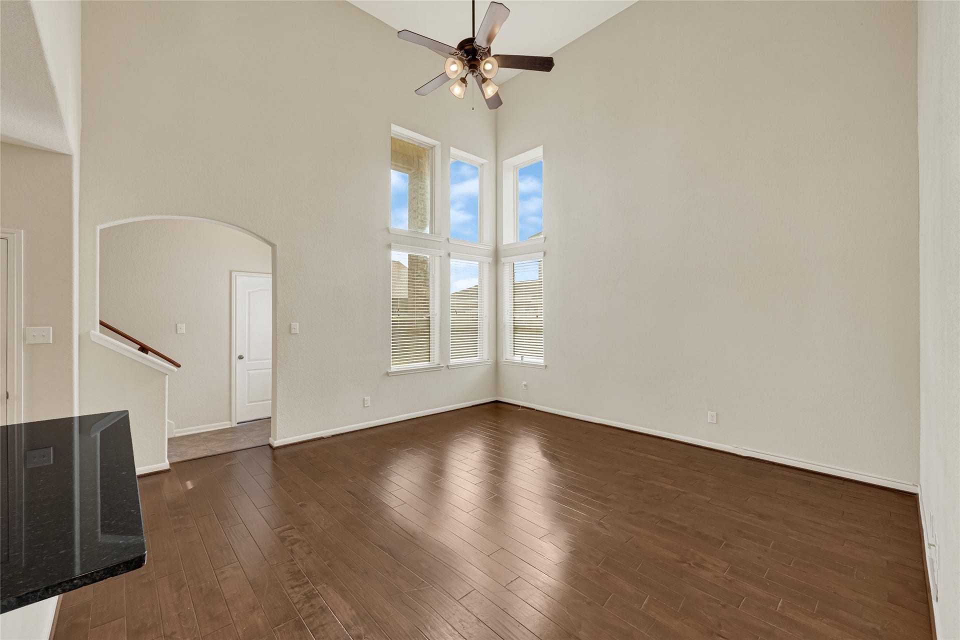 6806 Hunters Trace Lane, Baytown, TX 77521