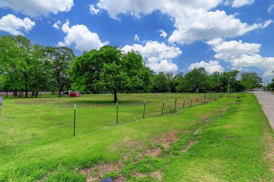 Property photo for 350 Old Galveston Road, Alvin, TX